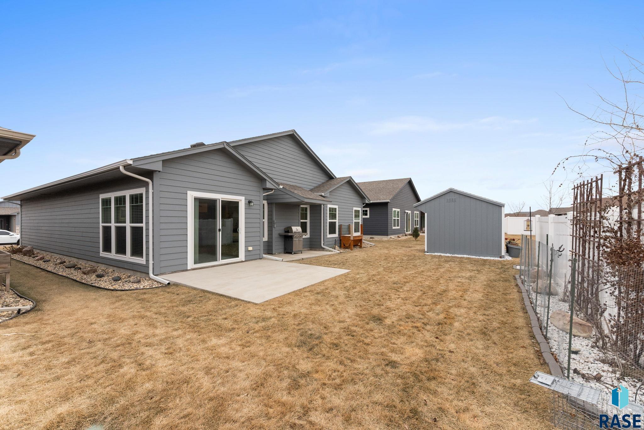 Sioux Falls, South Dakota 57108, United States, 2 Bedrooms Bedrooms, ,2 BathroomsBathrooms,Residential,Pending,8591