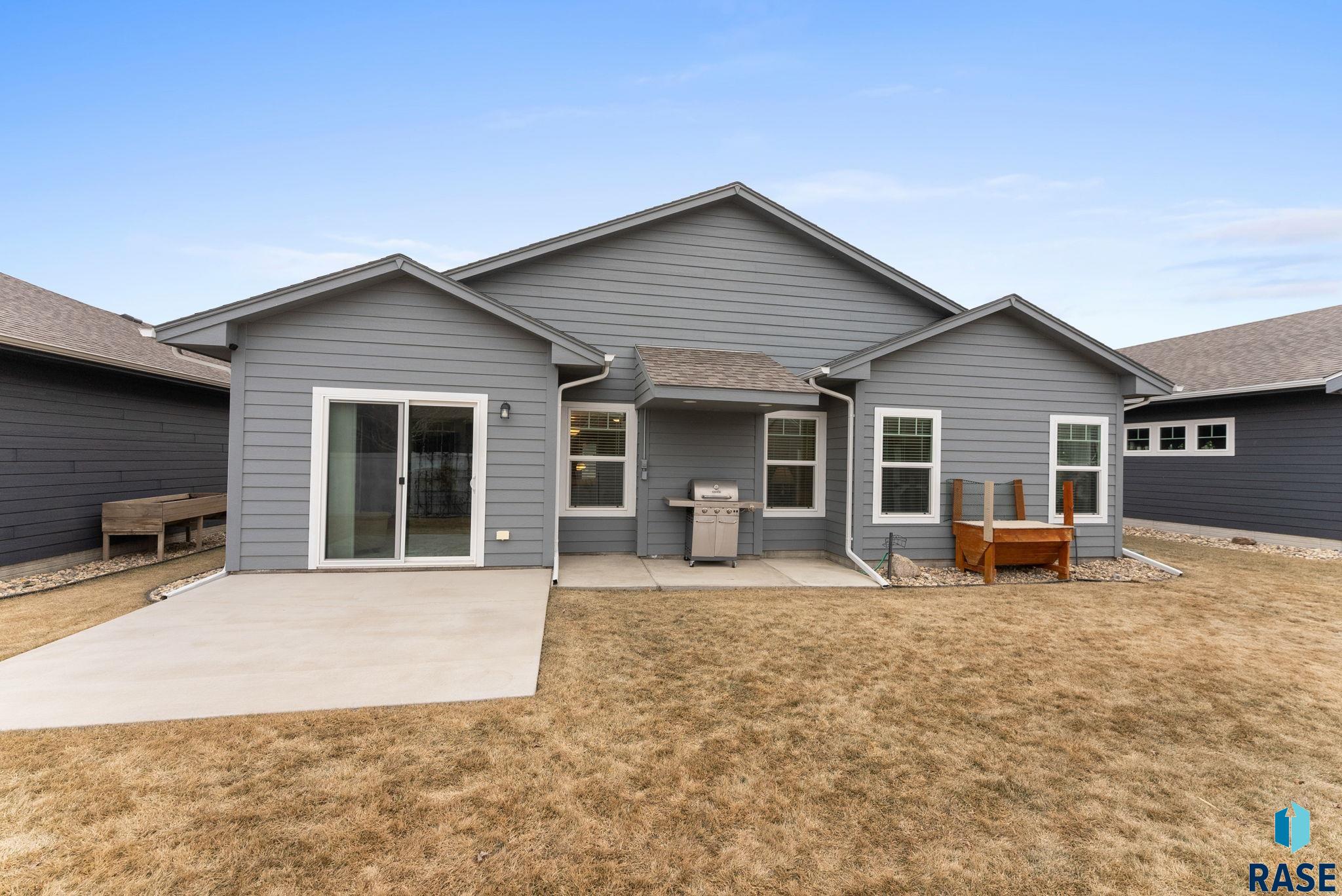 Sioux Falls, South Dakota 57108, United States, 2 Bedrooms Bedrooms, ,2 BathroomsBathrooms,Residential,Pending,8591