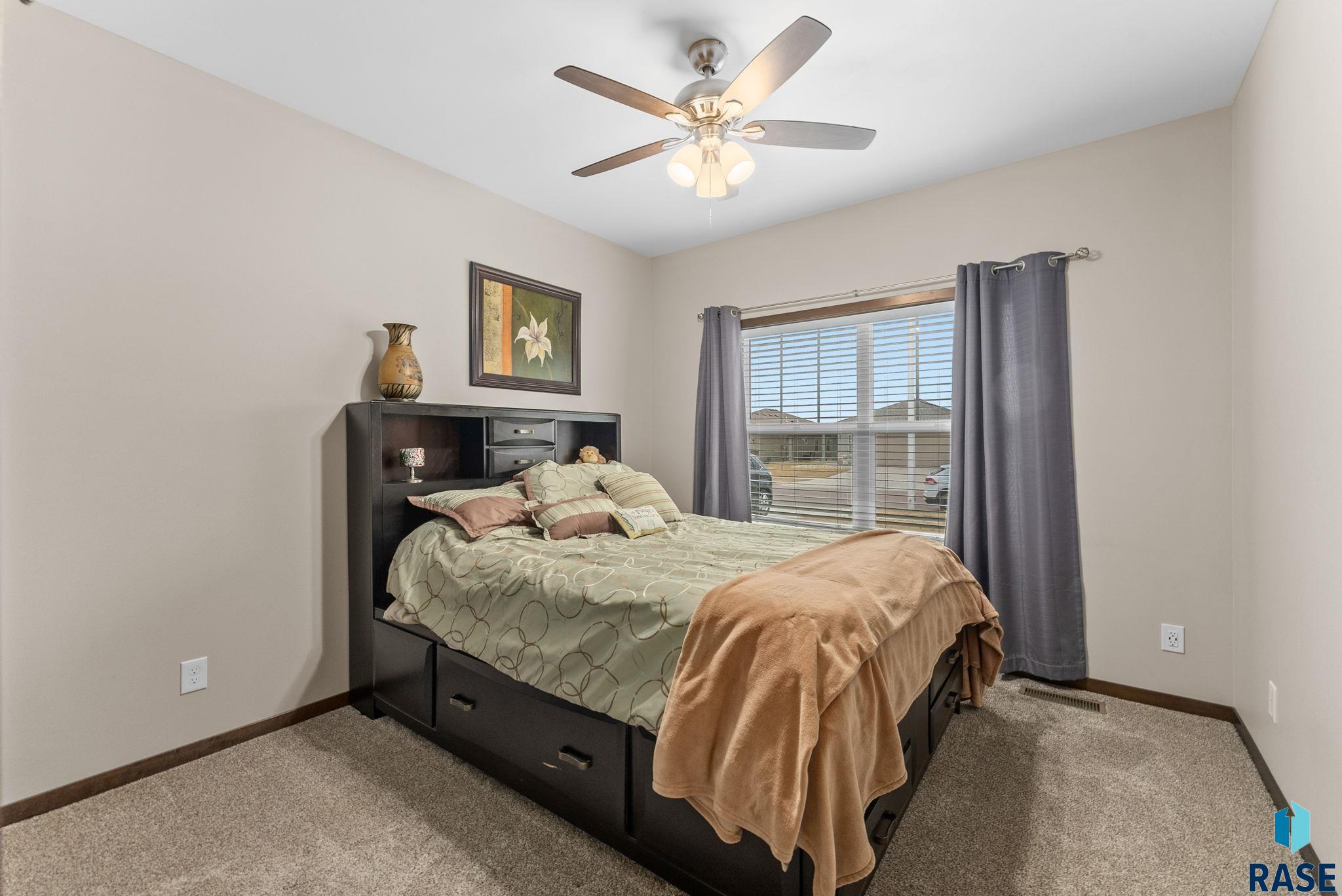 Sioux Falls, South Dakota 57108, United States, 2 Bedrooms Bedrooms, ,2 BathroomsBathrooms,Residential,Pending,8591