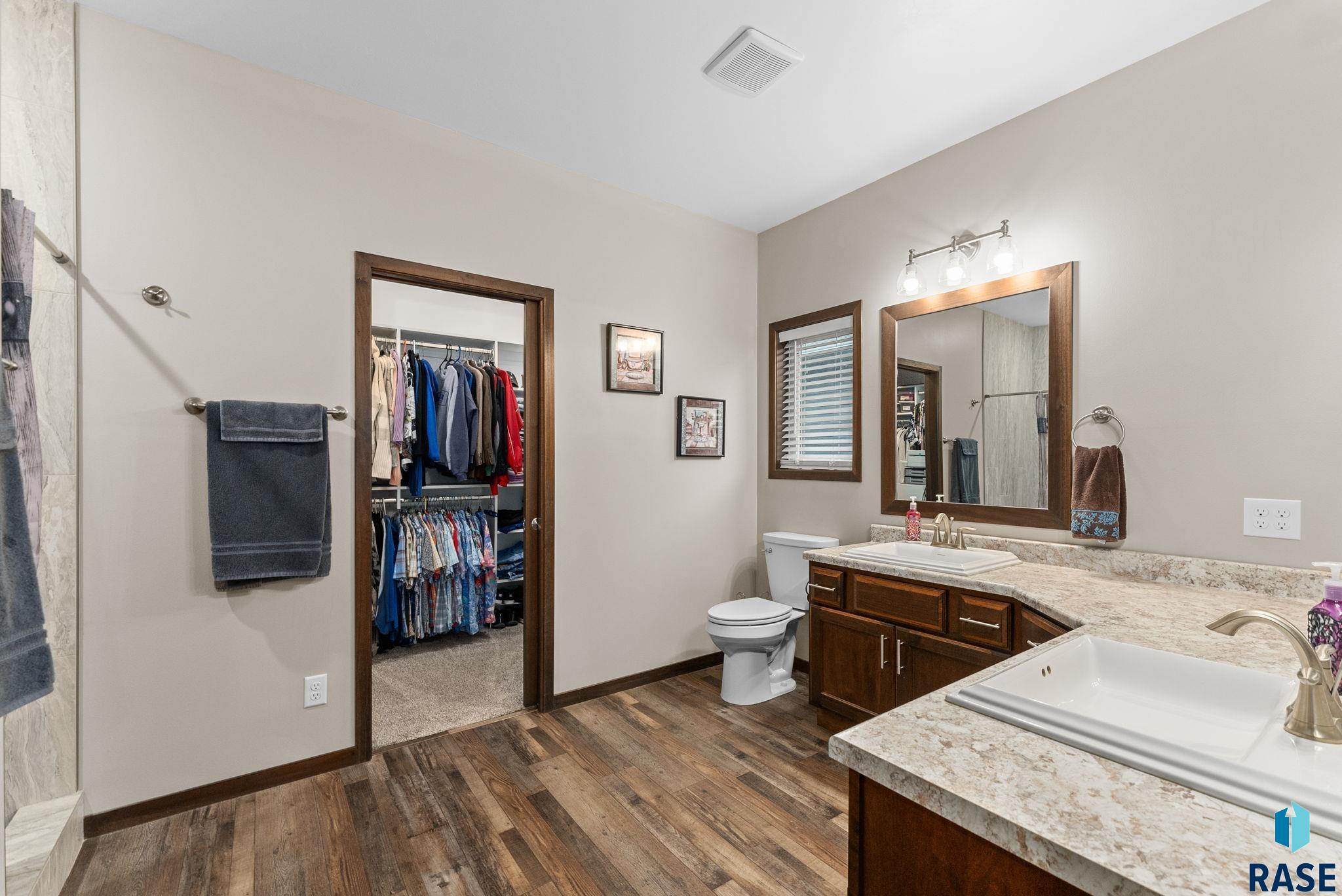 Sioux Falls, South Dakota 57108, United States, 2 Bedrooms Bedrooms, ,2 BathroomsBathrooms,Residential,Pending,8591