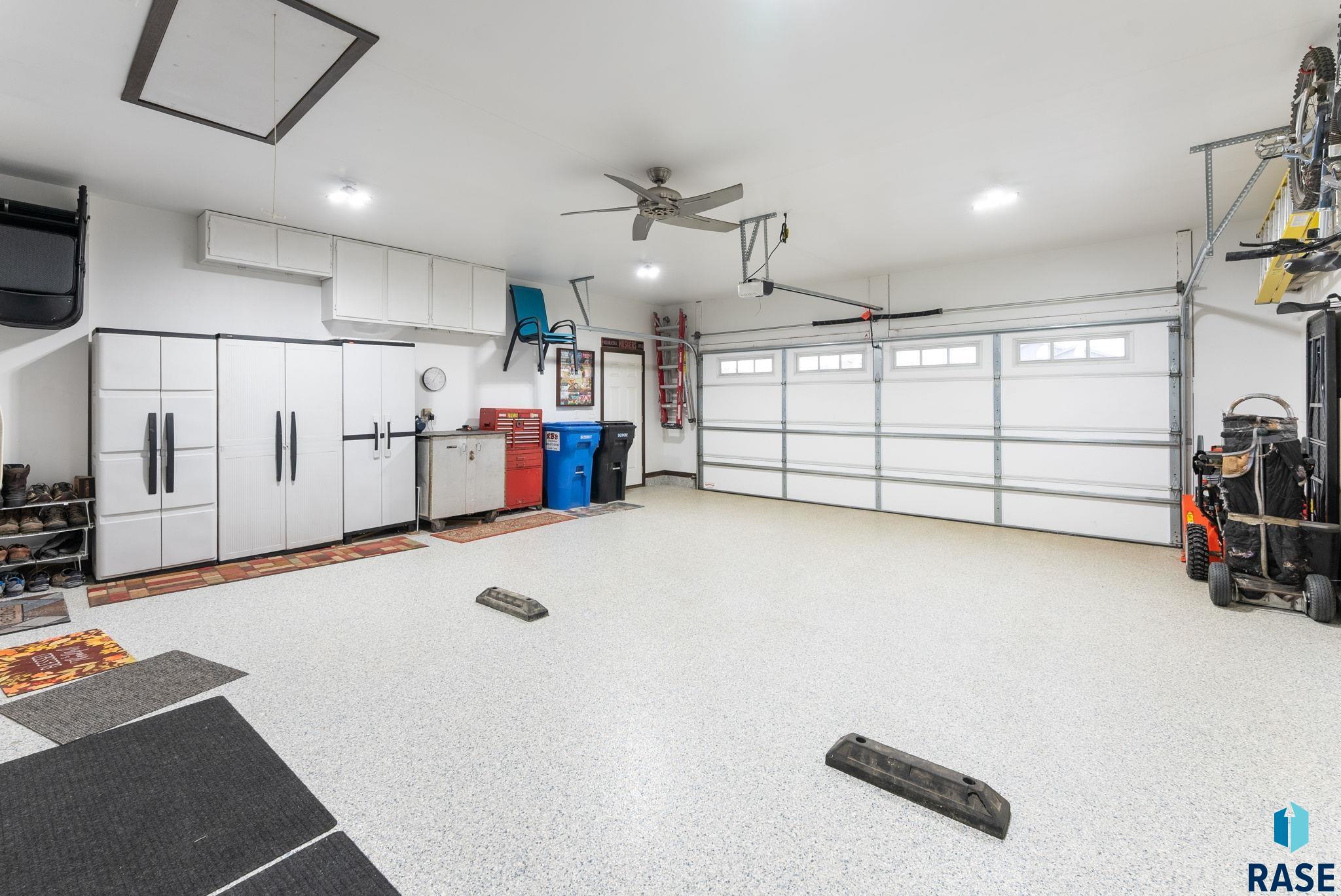 Sioux Falls, South Dakota 57108, United States, 2 Bedrooms Bedrooms, ,2 BathroomsBathrooms,Residential,Pending,8591