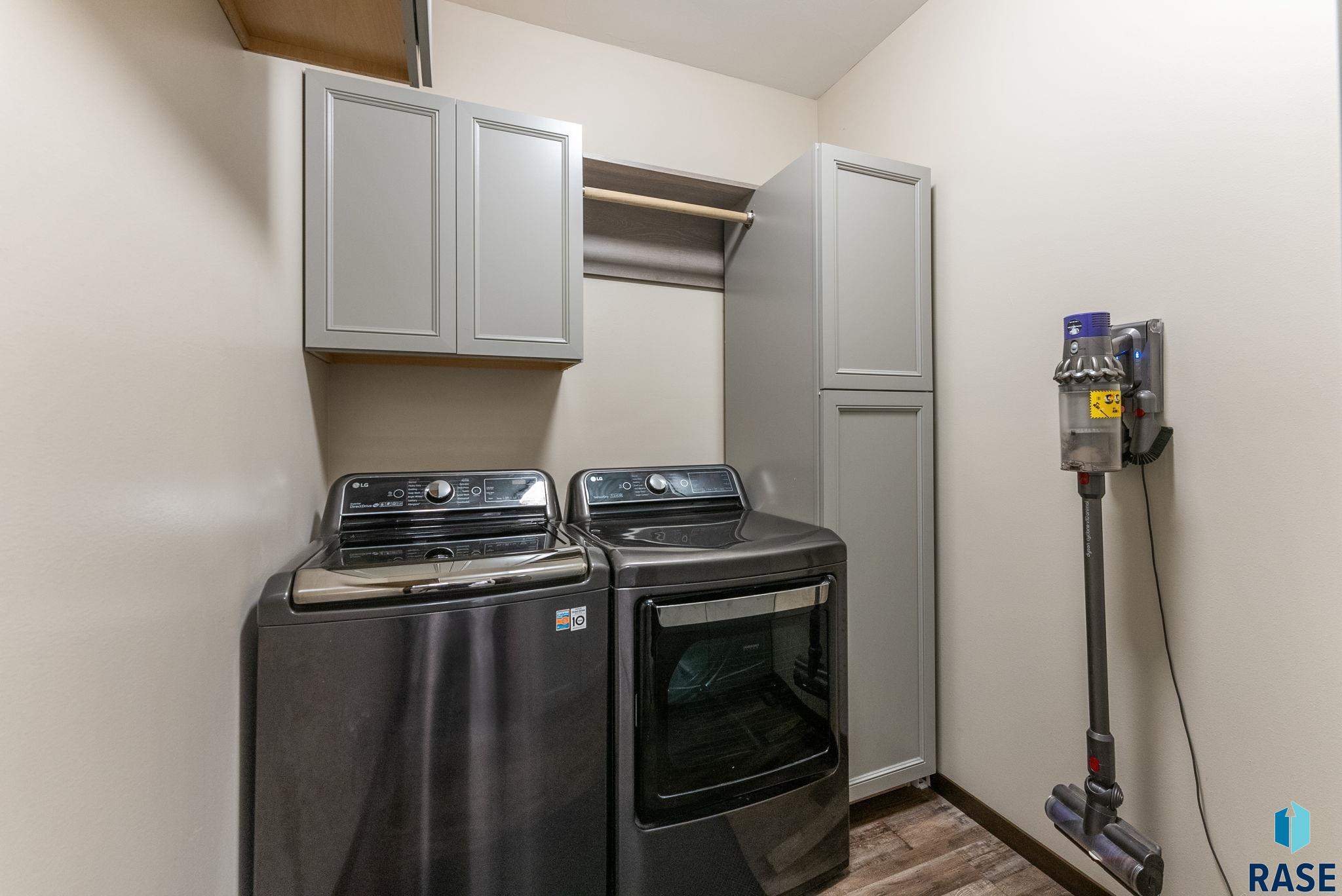 Sioux Falls, South Dakota 57108, United States, 2 Bedrooms Bedrooms, ,2 BathroomsBathrooms,Residential,Pending,8591