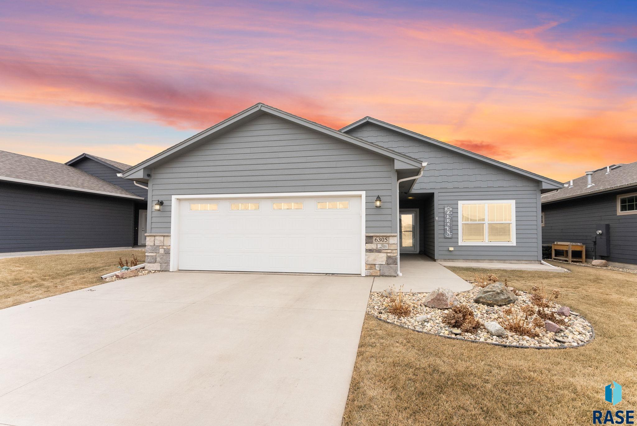 Sioux Falls, South Dakota 57108, United States, 2 Bedrooms Bedrooms, ,2 BathroomsBathrooms,Residential,Pending,8591