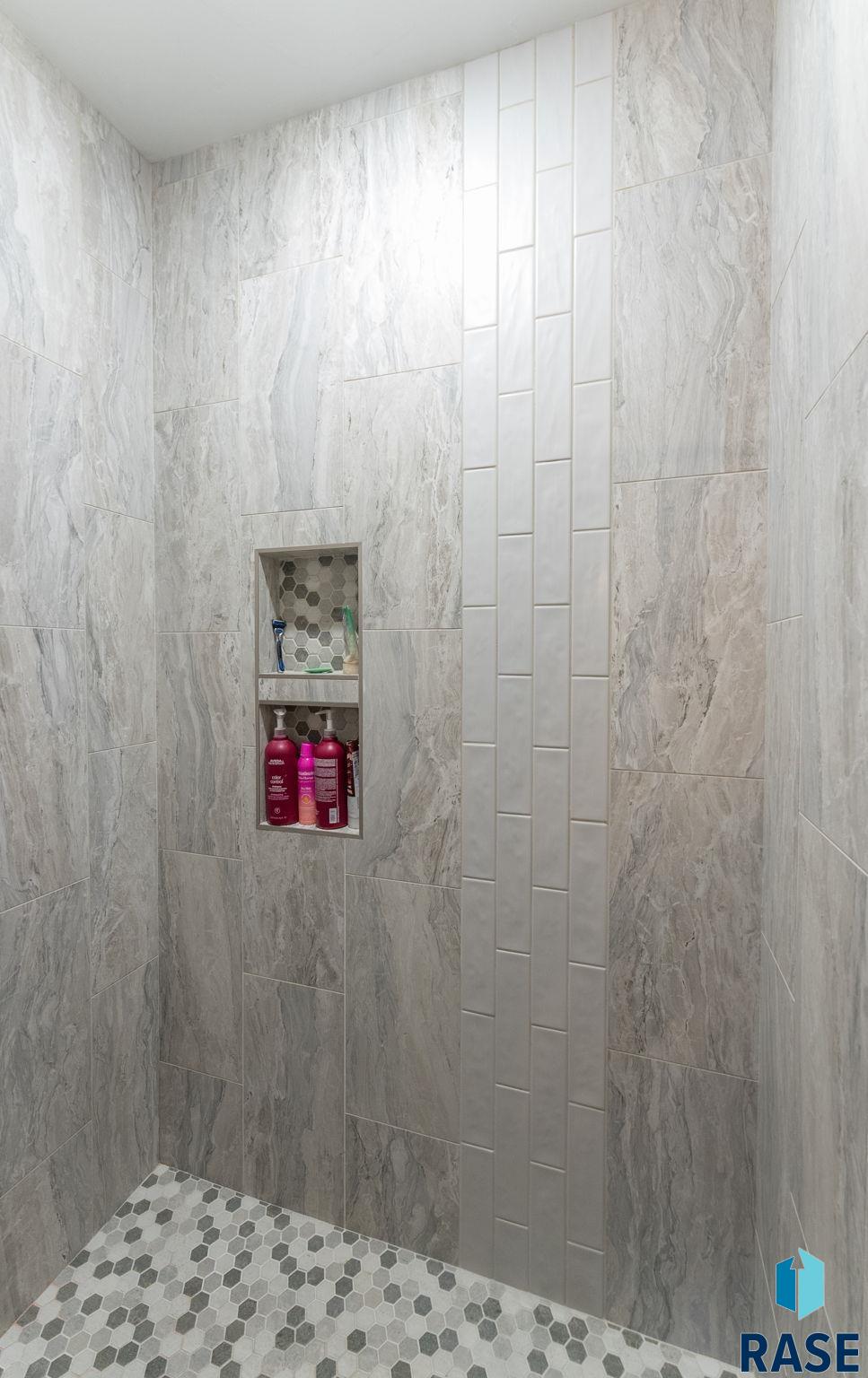 Sioux Falls, South Dakota 57108, United States, 2 Bedrooms Bedrooms, ,2 BathroomsBathrooms,Residential,Pending,8591