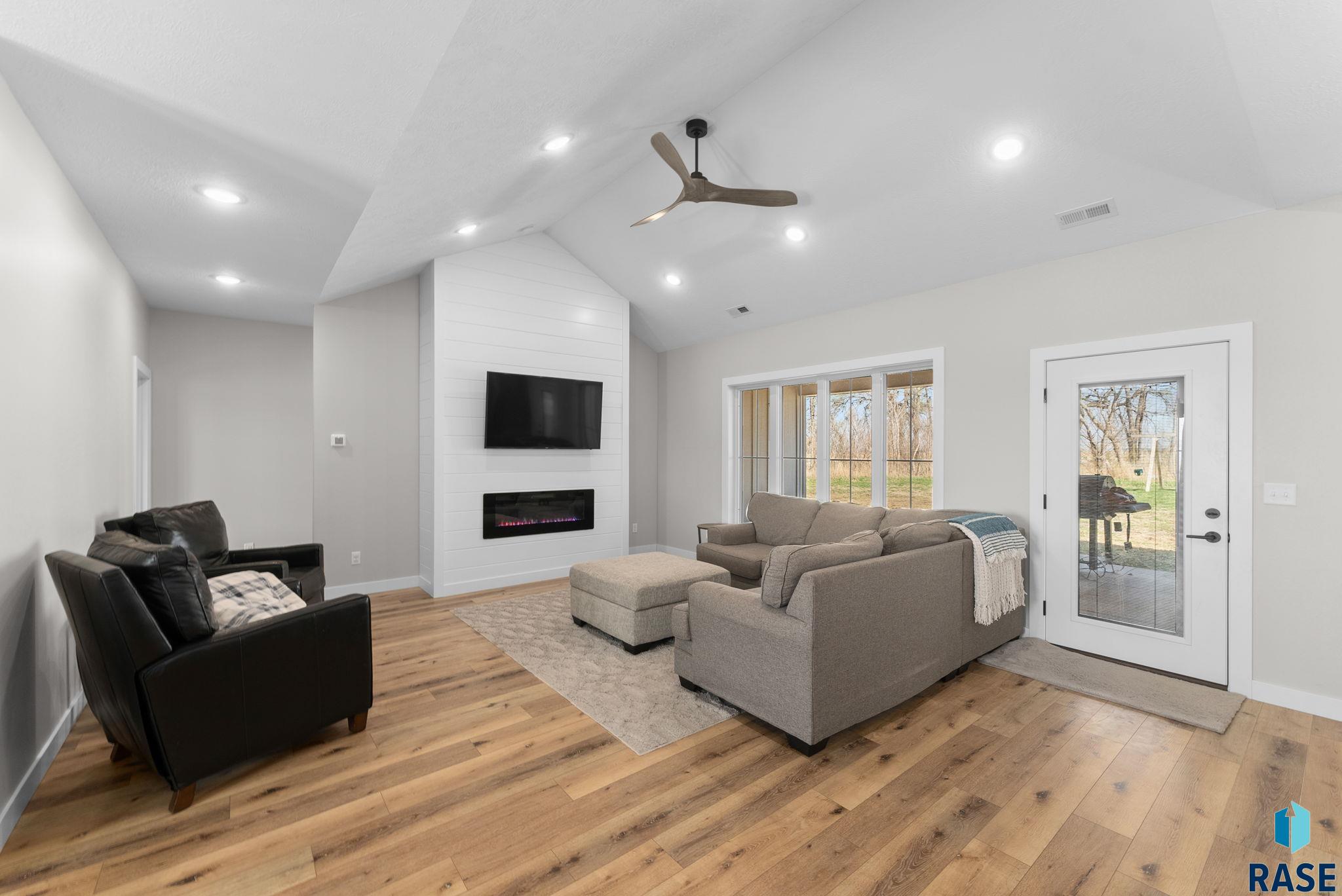 46736 306th St Street, Beresford, South Dakota image 10