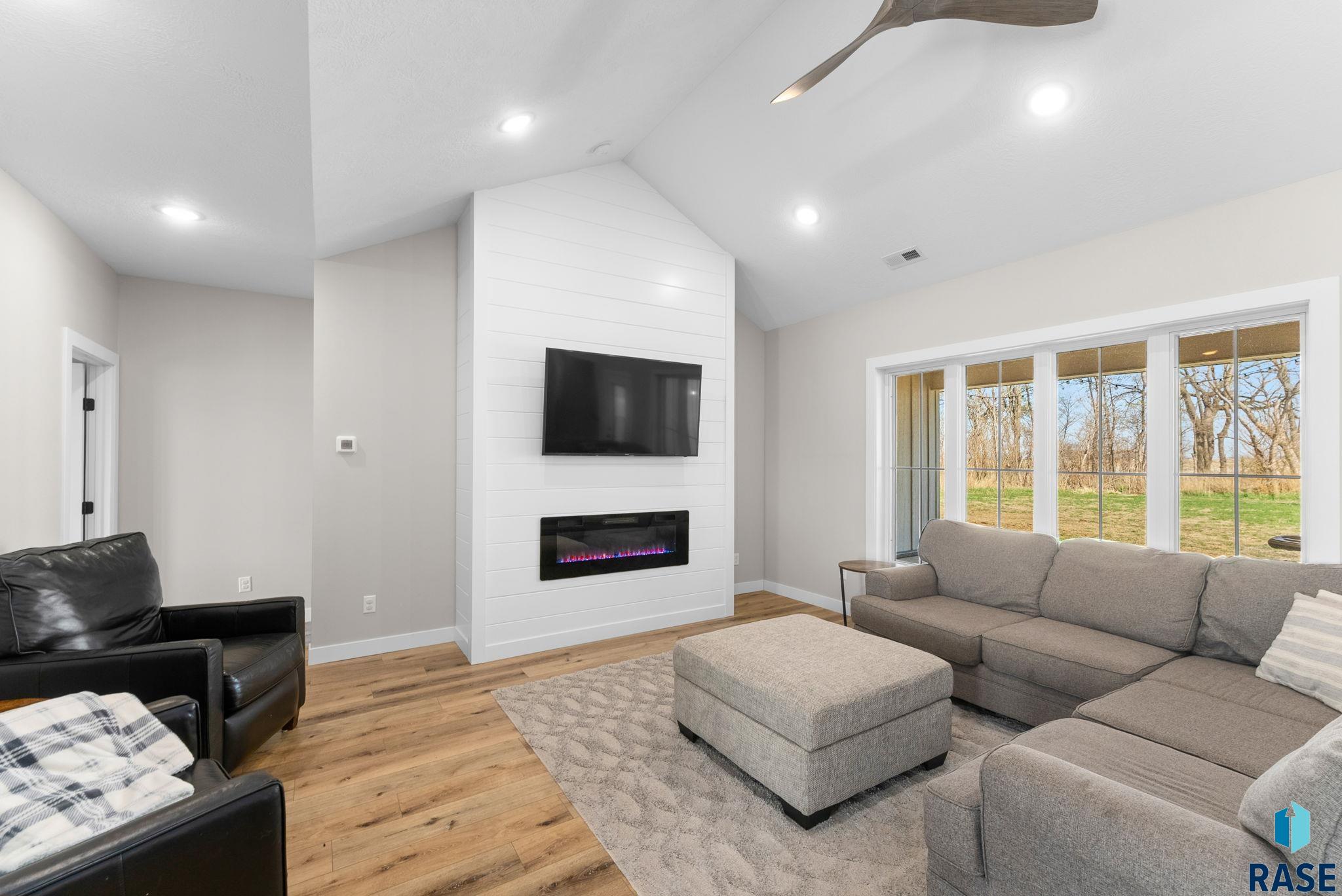 46736 306th St Street, Beresford, South Dakota image 13