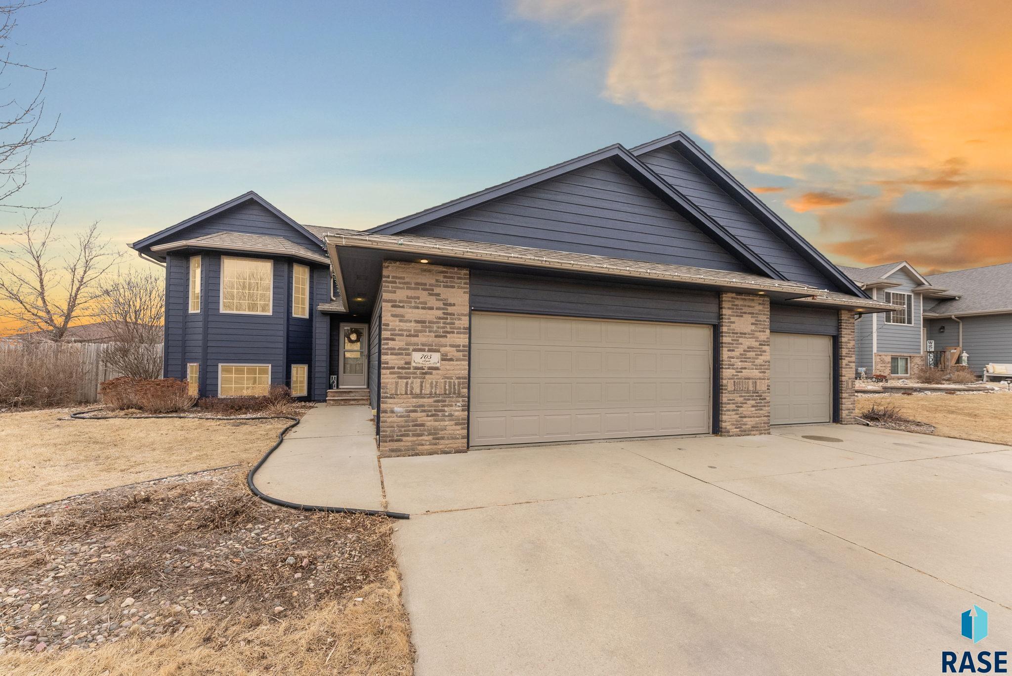 705 N Agate Ave Avenue, Brandon, South Dakota image 1