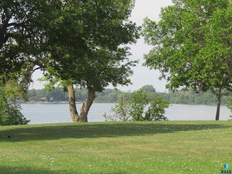 Vacant Land For Sale - 26506 Lakeview Place<br/> Minnehaha County, Hartford, SD 57033