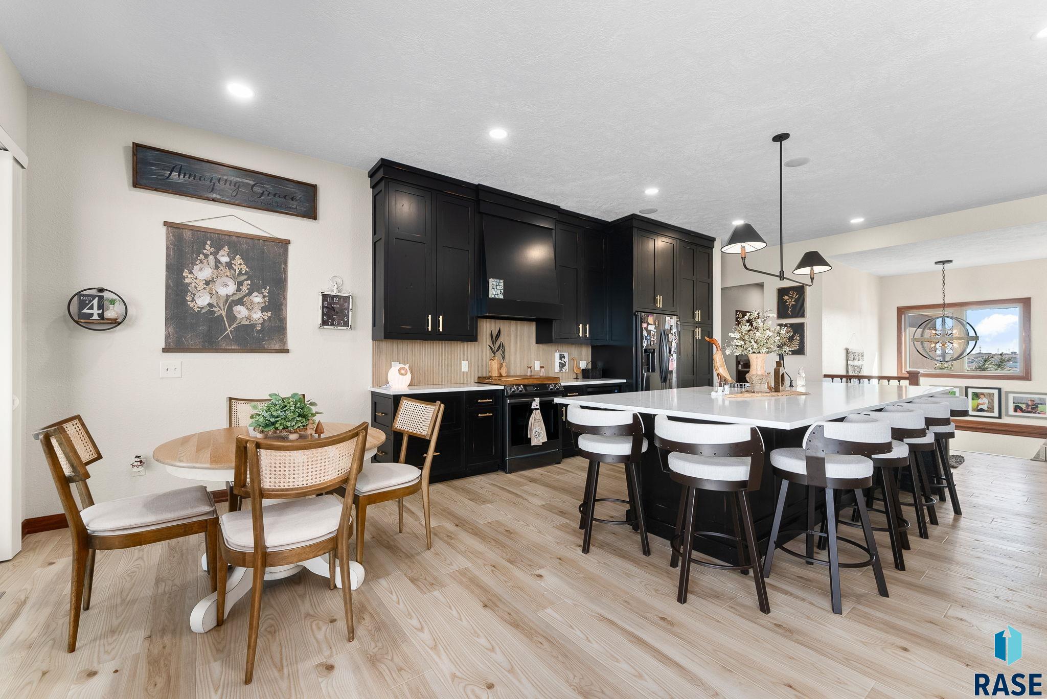 1005 N Sioux Blvd Boulevard, Brandon, South Dakota image 2