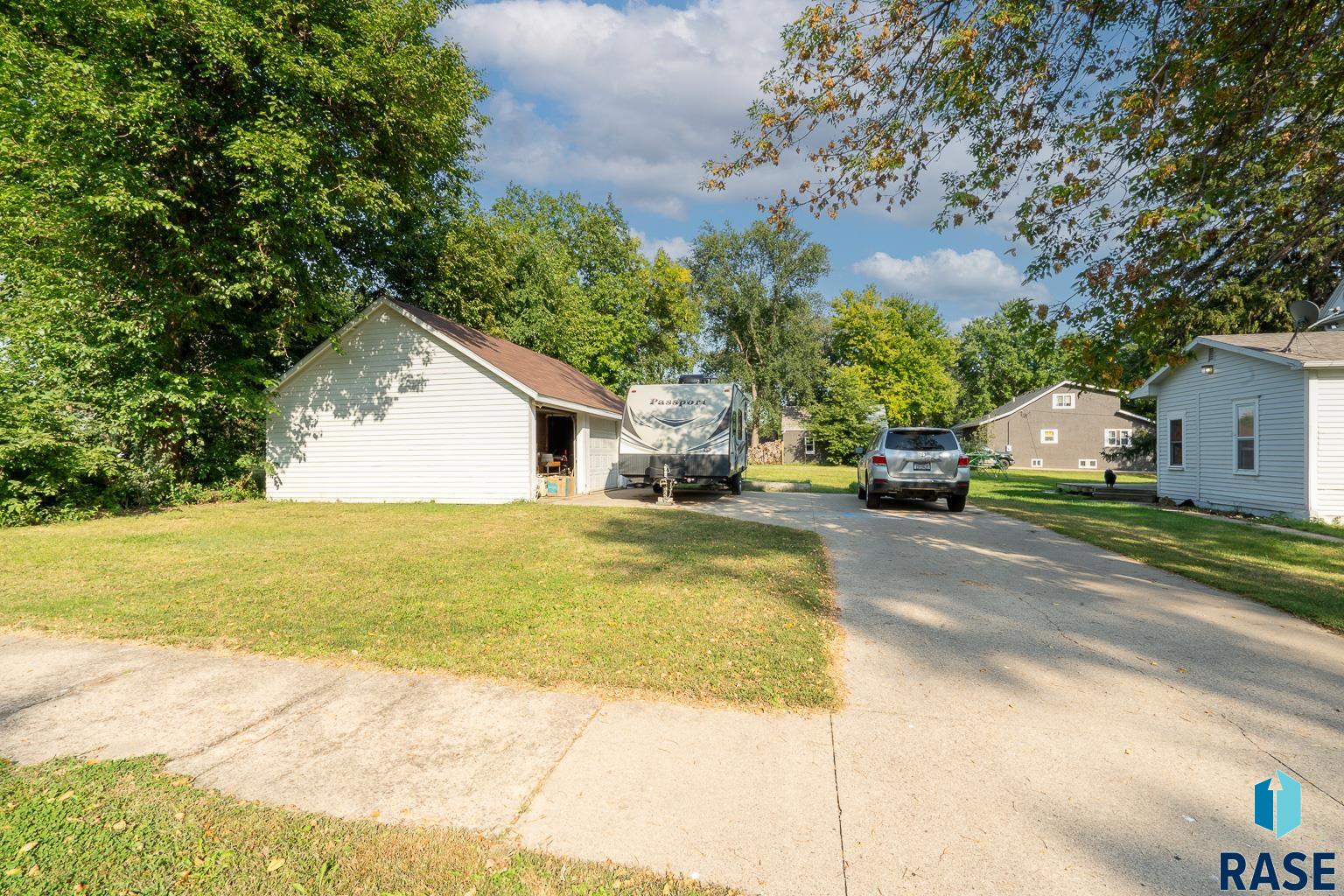 100 E Rummel Ave Avenue, Lennox, South Dakota image 5