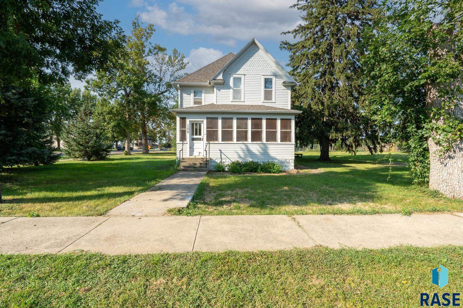 100 E Rummel Ave Avenue, Lennox, South Dakota image 1