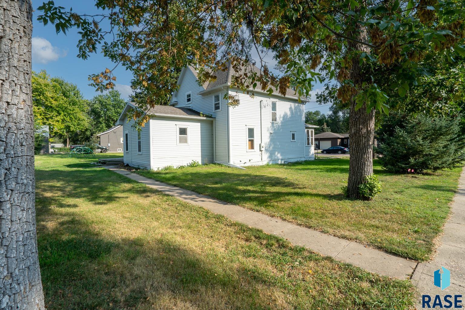 100 E Rummel Ave Avenue, Lennox, South Dakota image 6