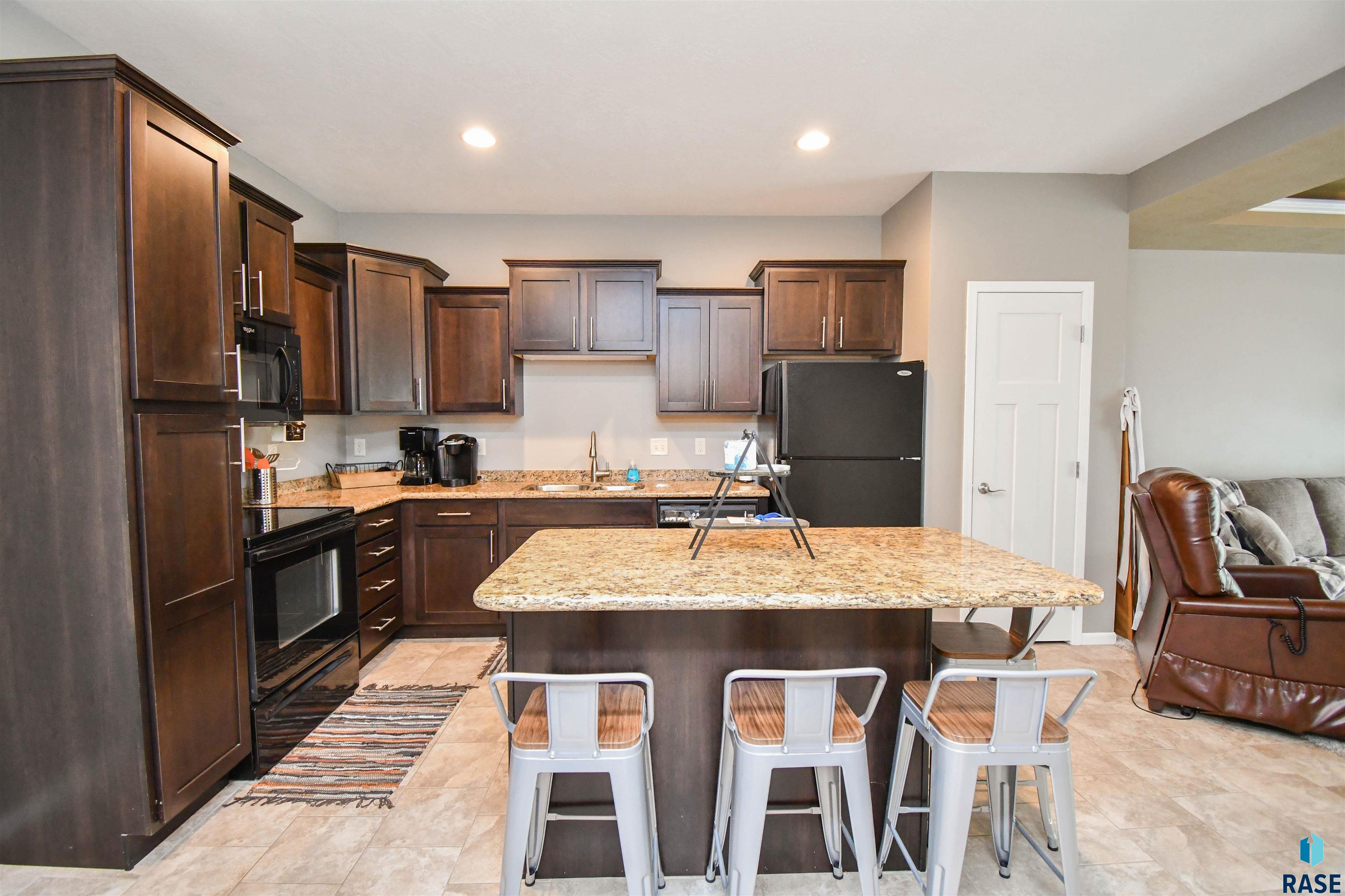 7446 S Louise Ave Ave Avenue #302, Sioux Falls, New Jersey image 4
