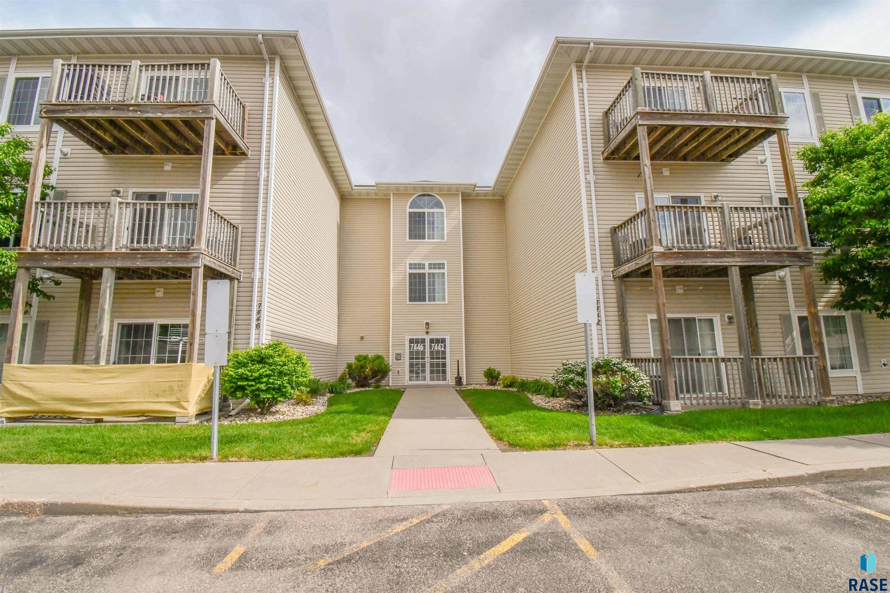 7446 S Louise Ave Ave Avenue #302, Sioux Falls, New Jersey image 1