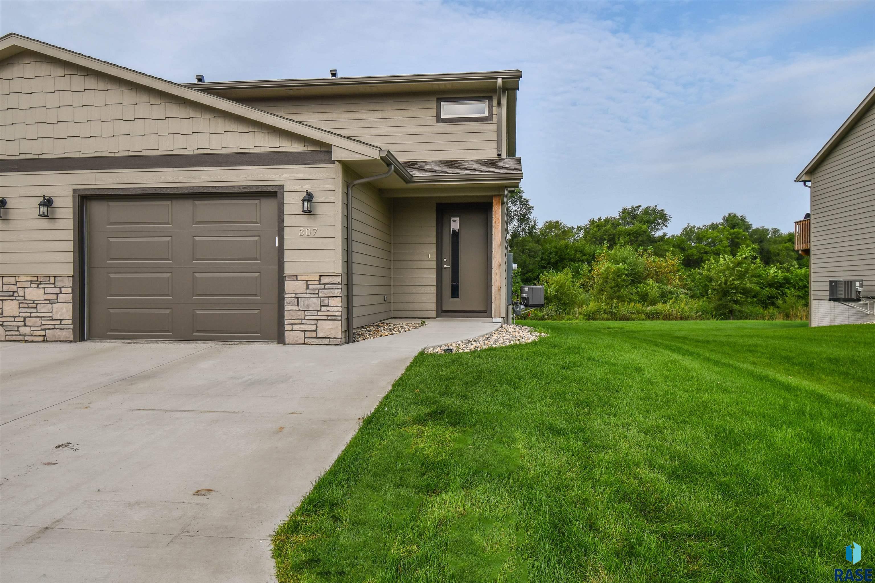 307 N Heron Pl Place, Sioux Falls, South Dakota image 1