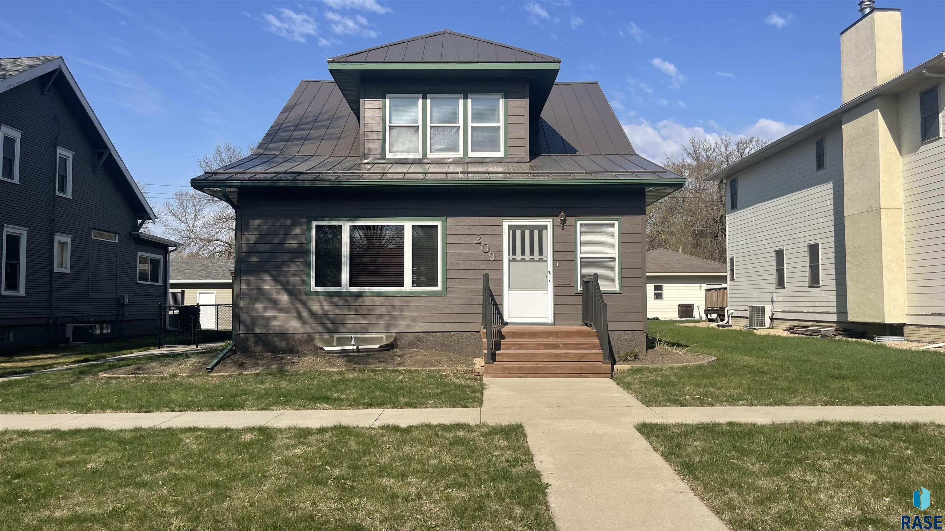 209 S 3rd St Street, Beresford, South Dakota image 3