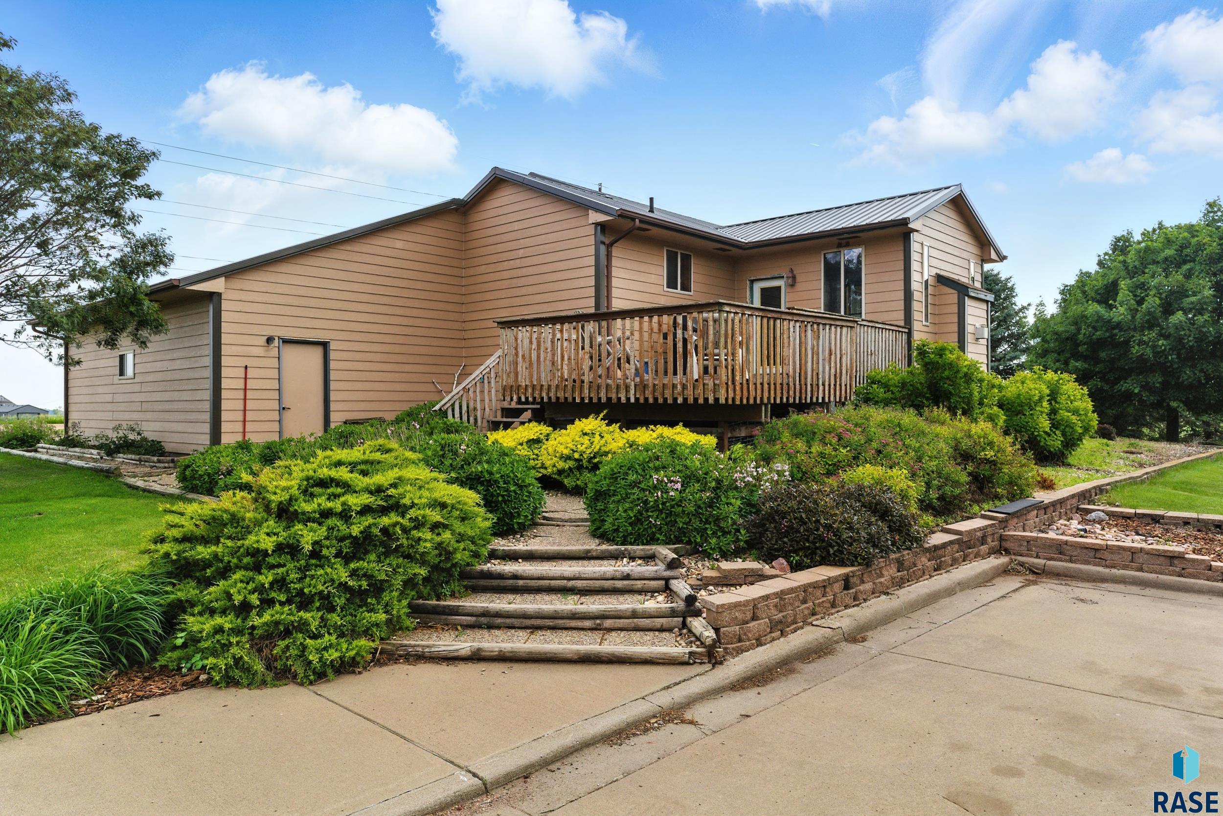 Lennox, South Dakota 57039, United States, 5 Bedrooms Bedrooms, ,3 BathroomsBathrooms,Residential,Active,159976