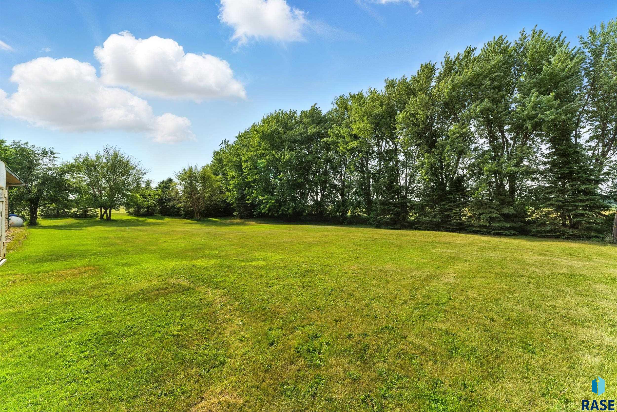 Lennox, South Dakota 57039, United States, 5 Bedrooms Bedrooms, ,3 BathroomsBathrooms,Residential,Active,159976