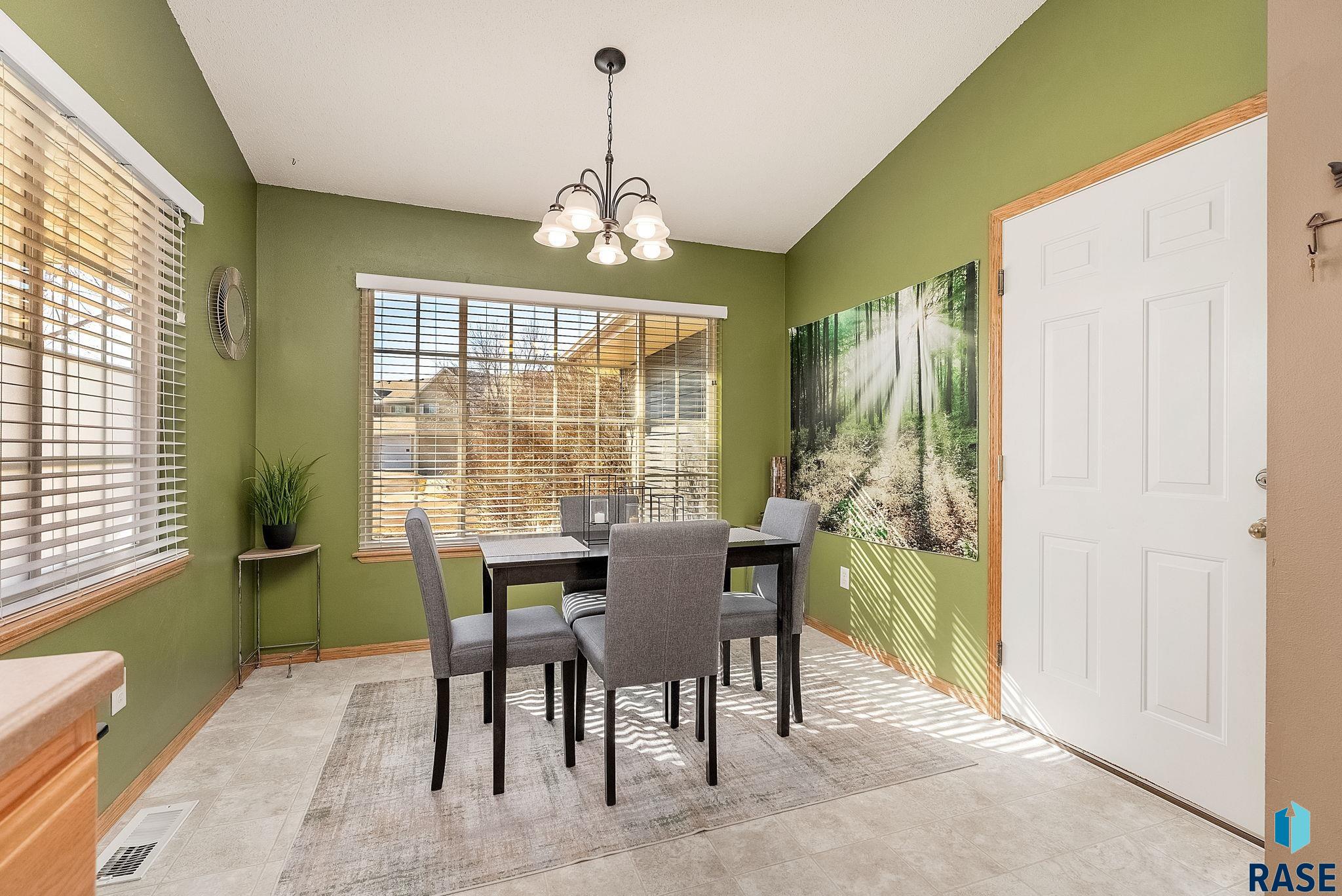 Sioux Falls, South Dakota 57106, United States, 2 Bedrooms Bedrooms, ,1 BathroomBathrooms,Residential,Active,79807