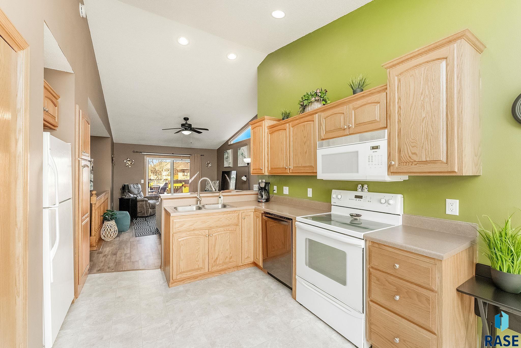 Sioux Falls, South Dakota 57106, United States, 2 Bedrooms Bedrooms, ,1 BathroomBathrooms,Residential,Active,79807