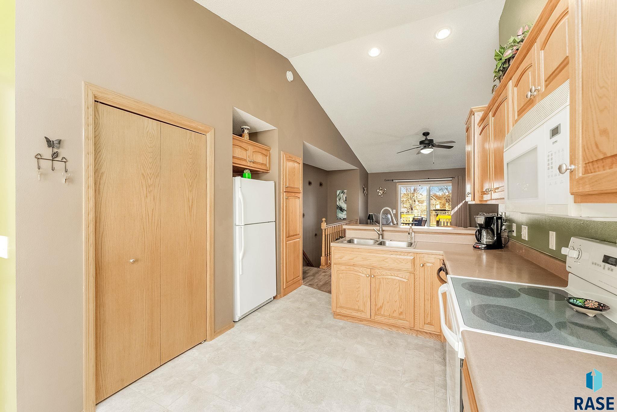 Sioux Falls, South Dakota 57106, United States, 2 Bedrooms Bedrooms, ,1 BathroomBathrooms,Residential,Active,79807