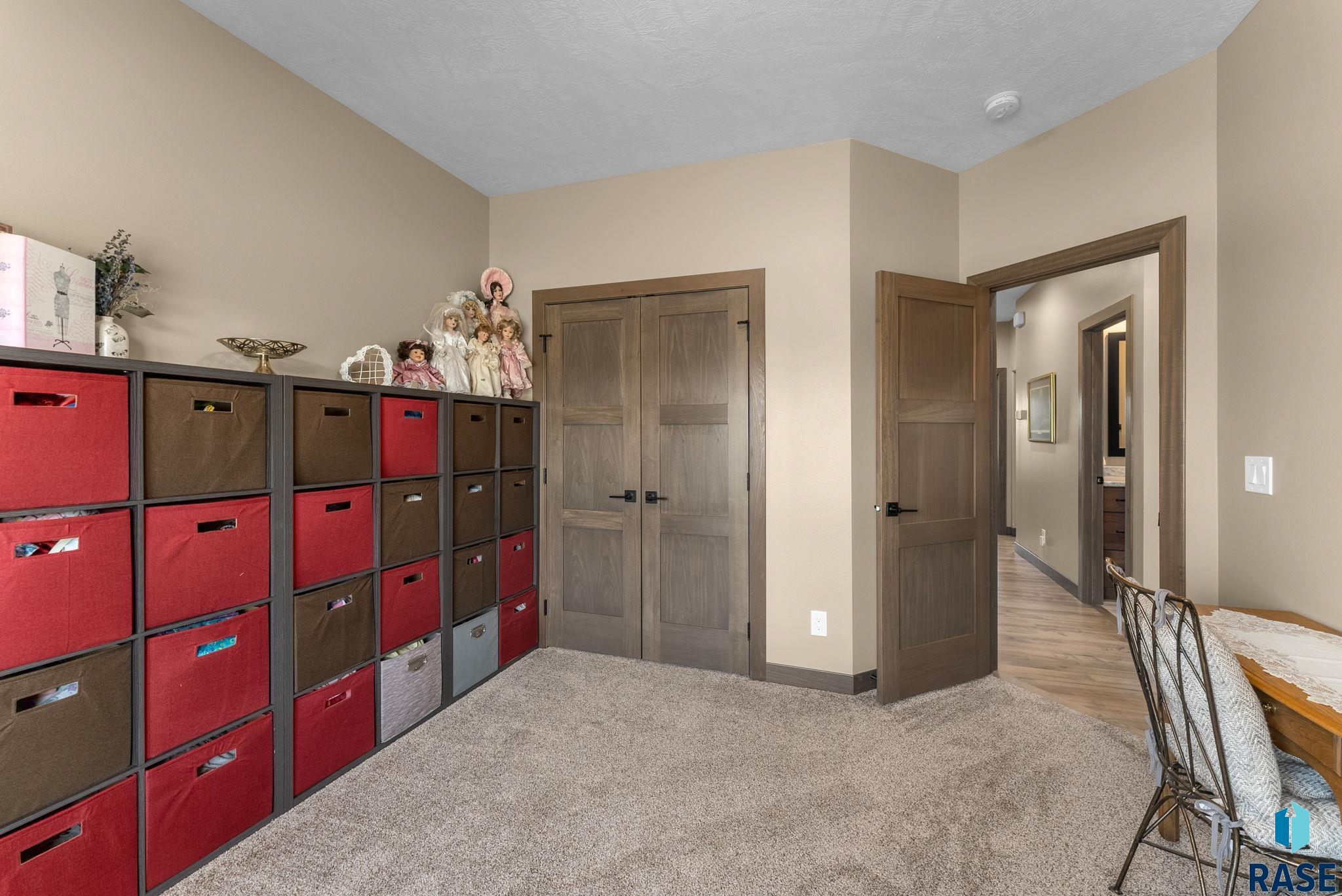 Sioux Falls, South Dakota 57108, United States, 5 Bedrooms Bedrooms, ,3 BathroomsBathrooms,Residential,Active,114035