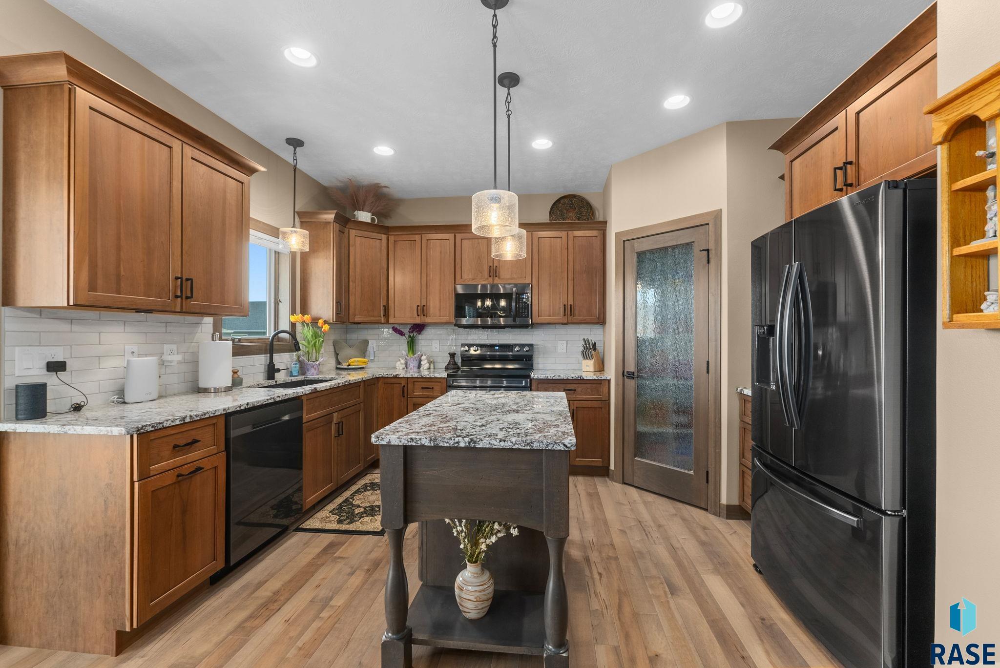 Sioux Falls, South Dakota 57108, United States, 5 Bedrooms Bedrooms, ,3 BathroomsBathrooms,Residential,Active,114035