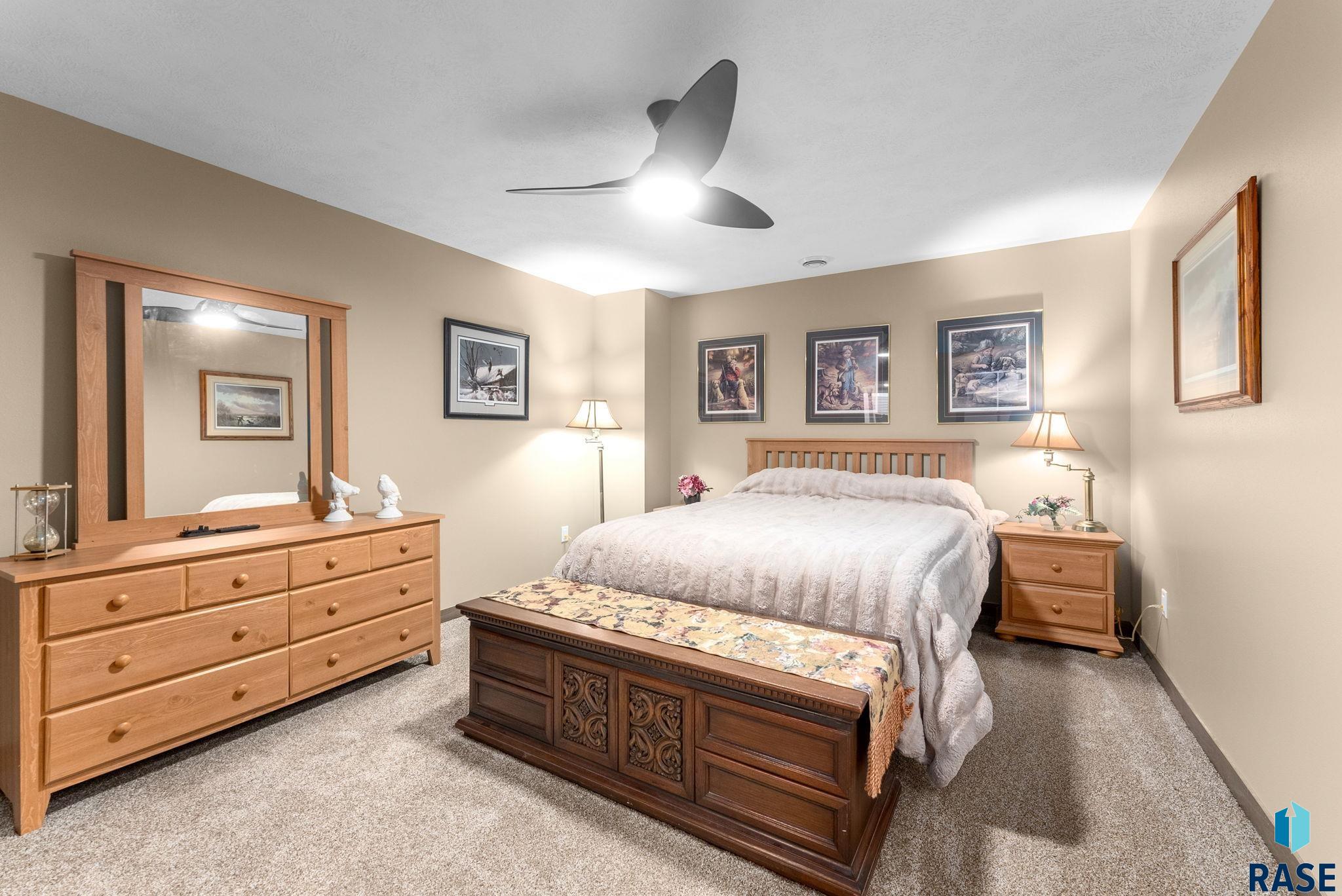 Sioux Falls, South Dakota 57108, United States, 5 Bedrooms Bedrooms, ,3 BathroomsBathrooms,Residential,Active,114035