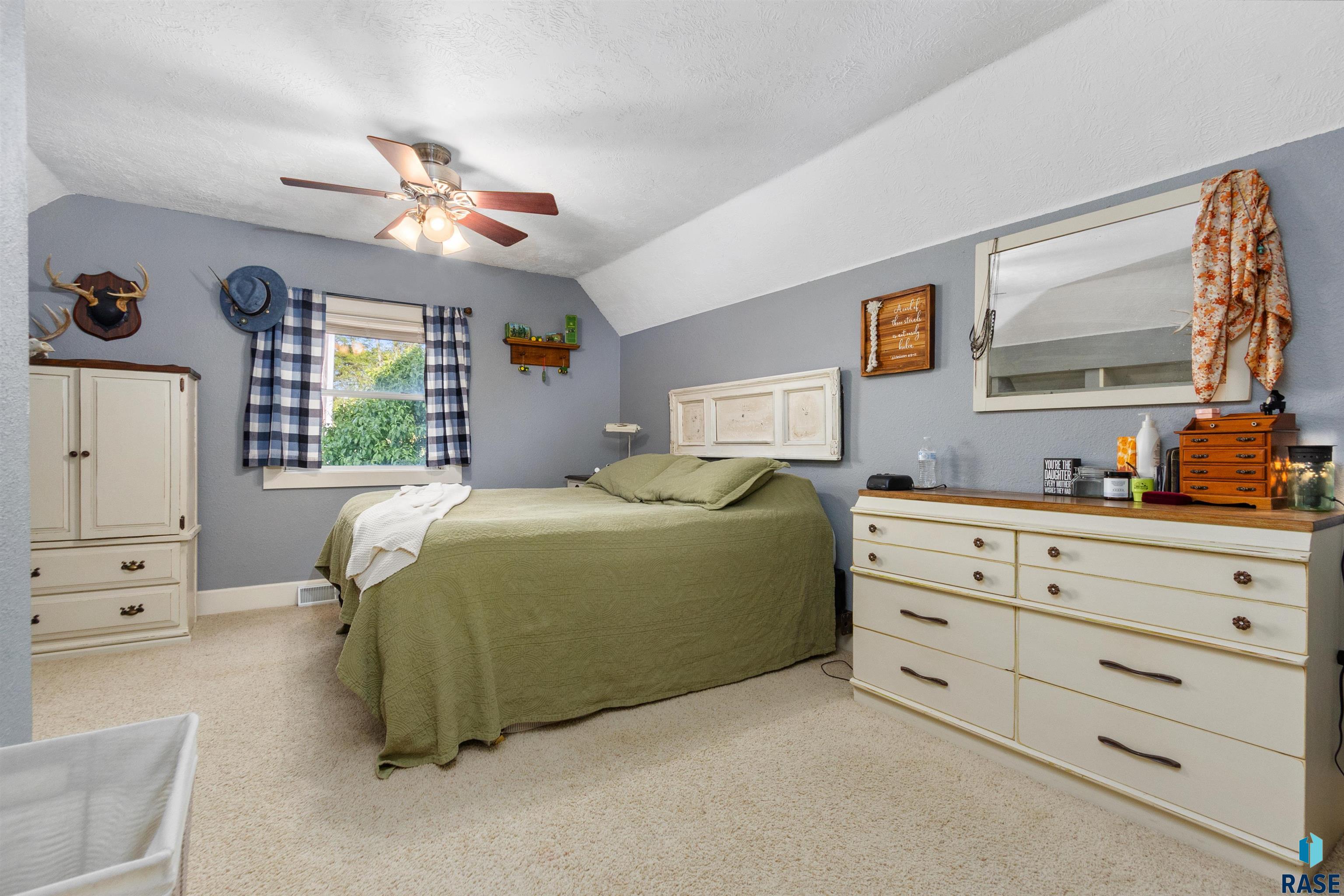 811 N Cedar St Street, Canton, New Jersey image 4