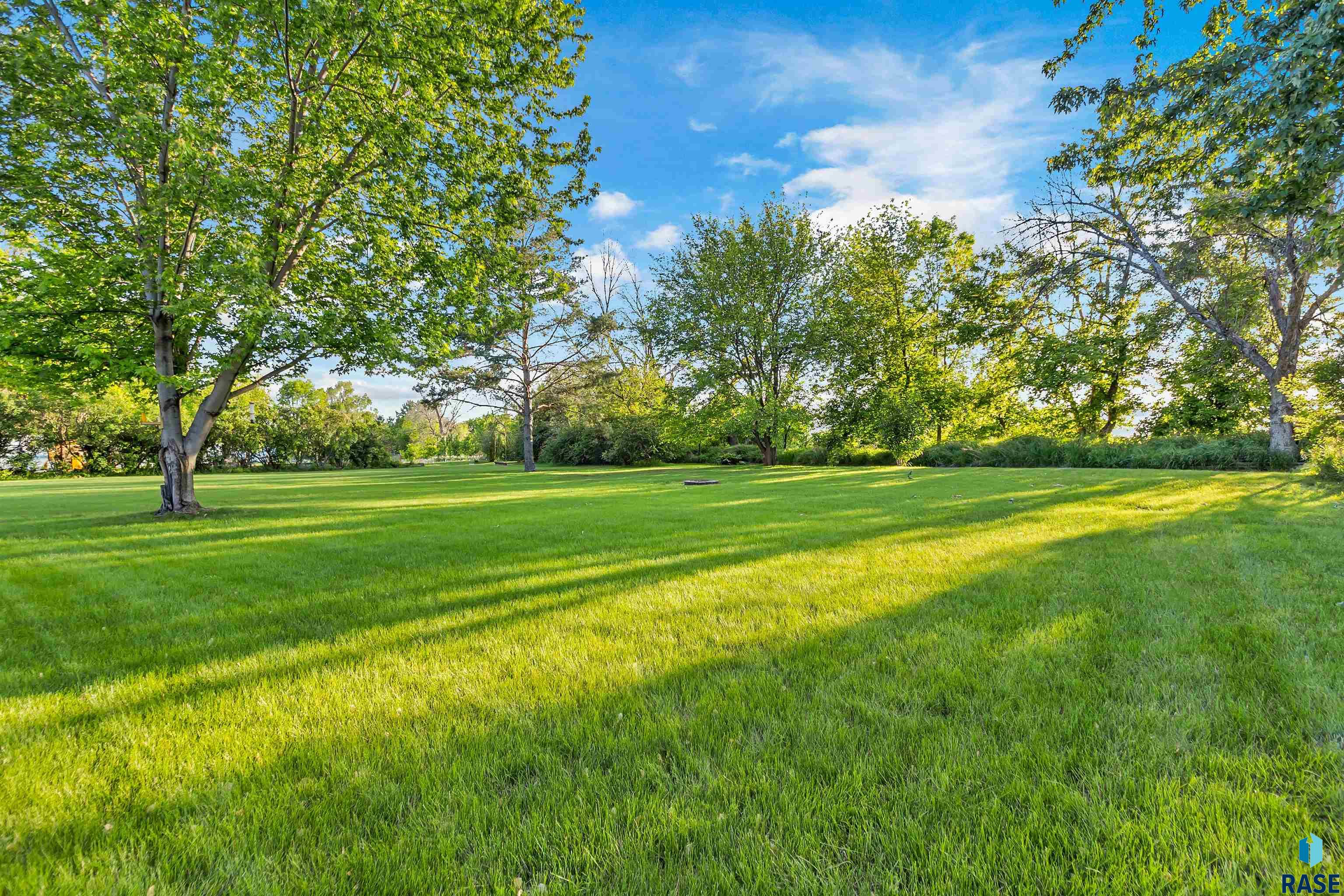 811 N Cedar St Street, Canton, New Jersey image 17