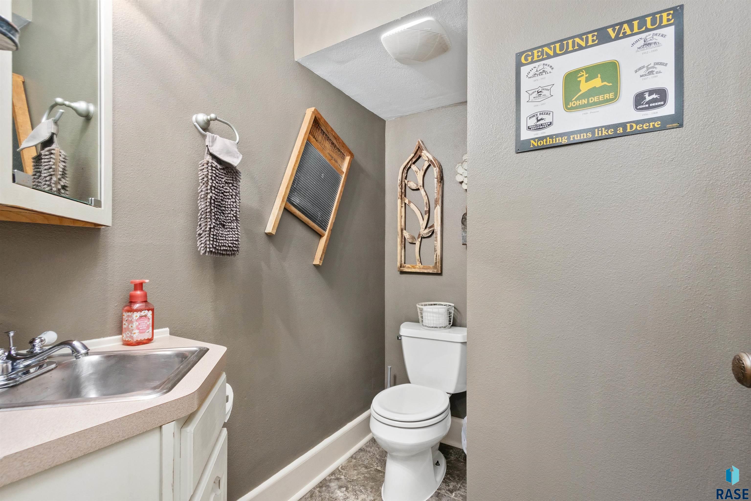 811 N Cedar St Street, Canton, New Jersey image 15