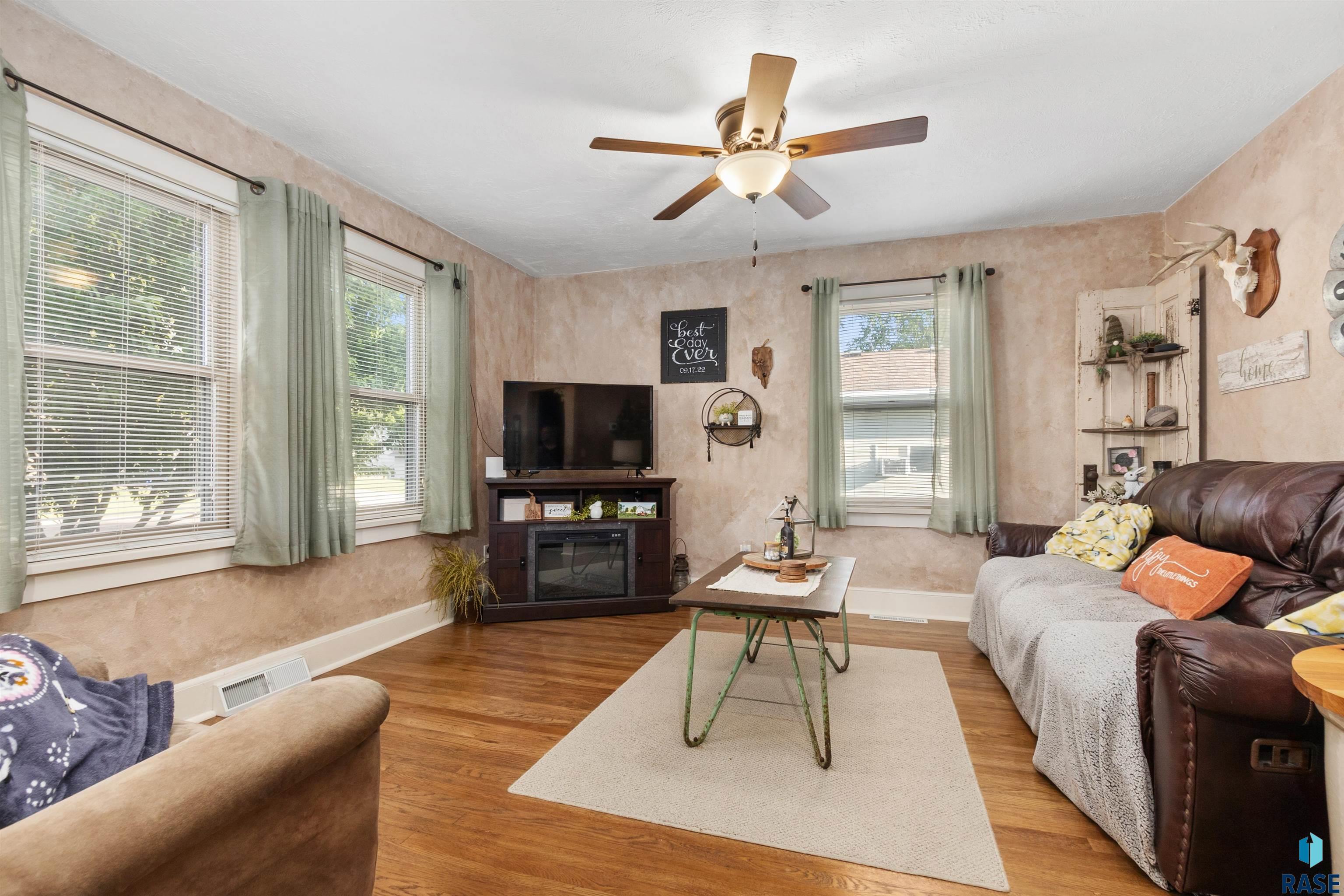 811 N Cedar St Street, Canton, New Jersey image 9