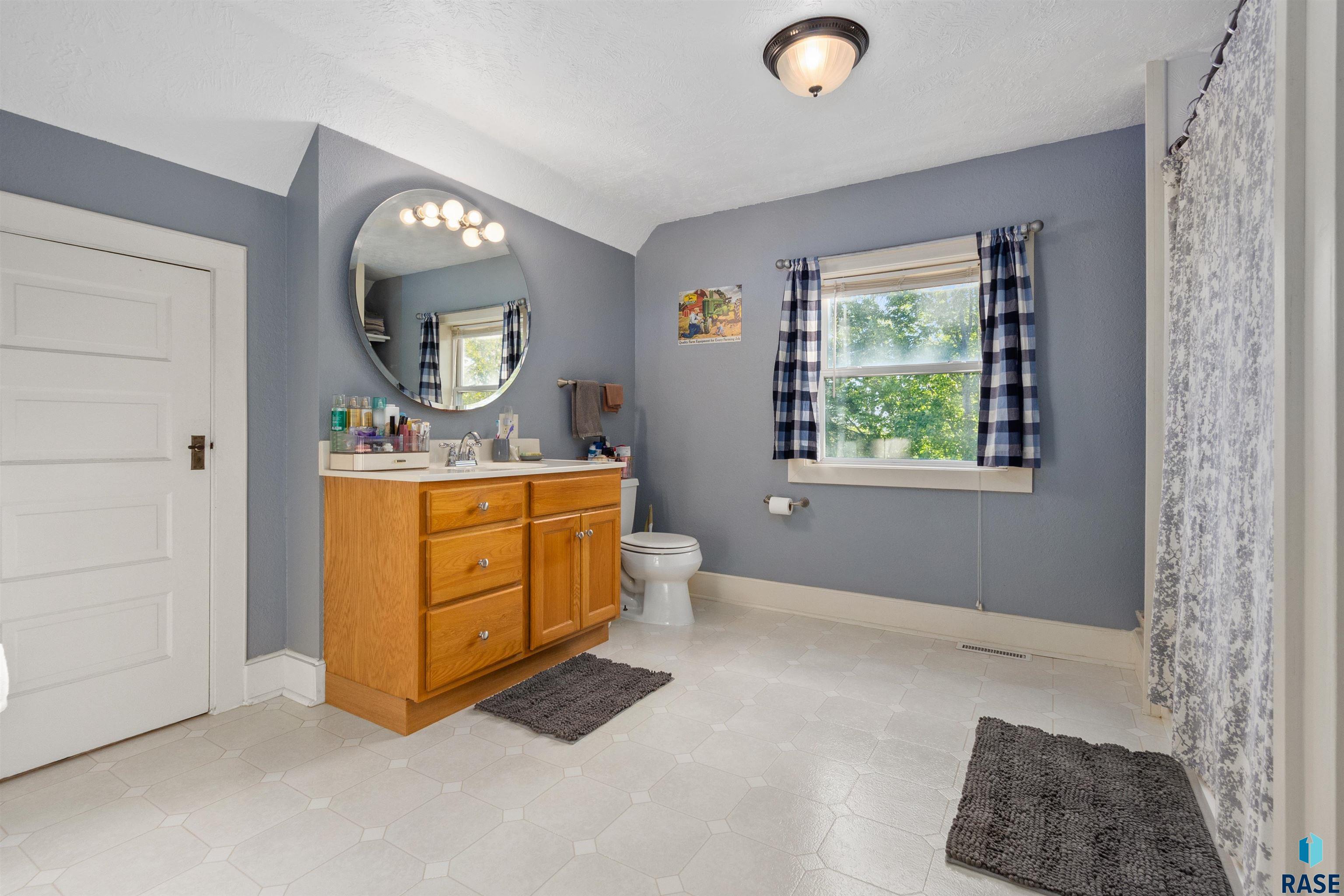 811 N Cedar St Street, Canton, New Jersey image 12