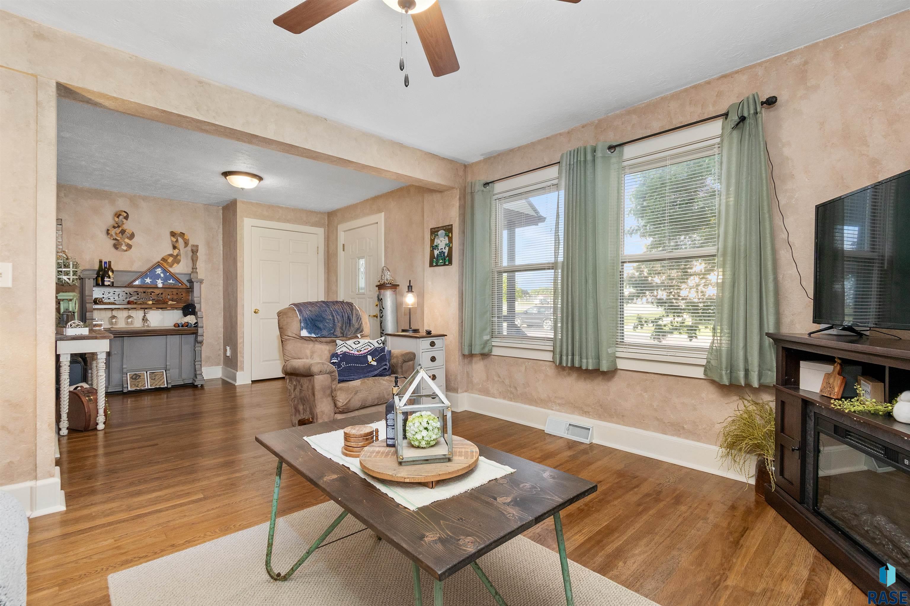 811 N Cedar St Street, Canton, New Jersey image 3
