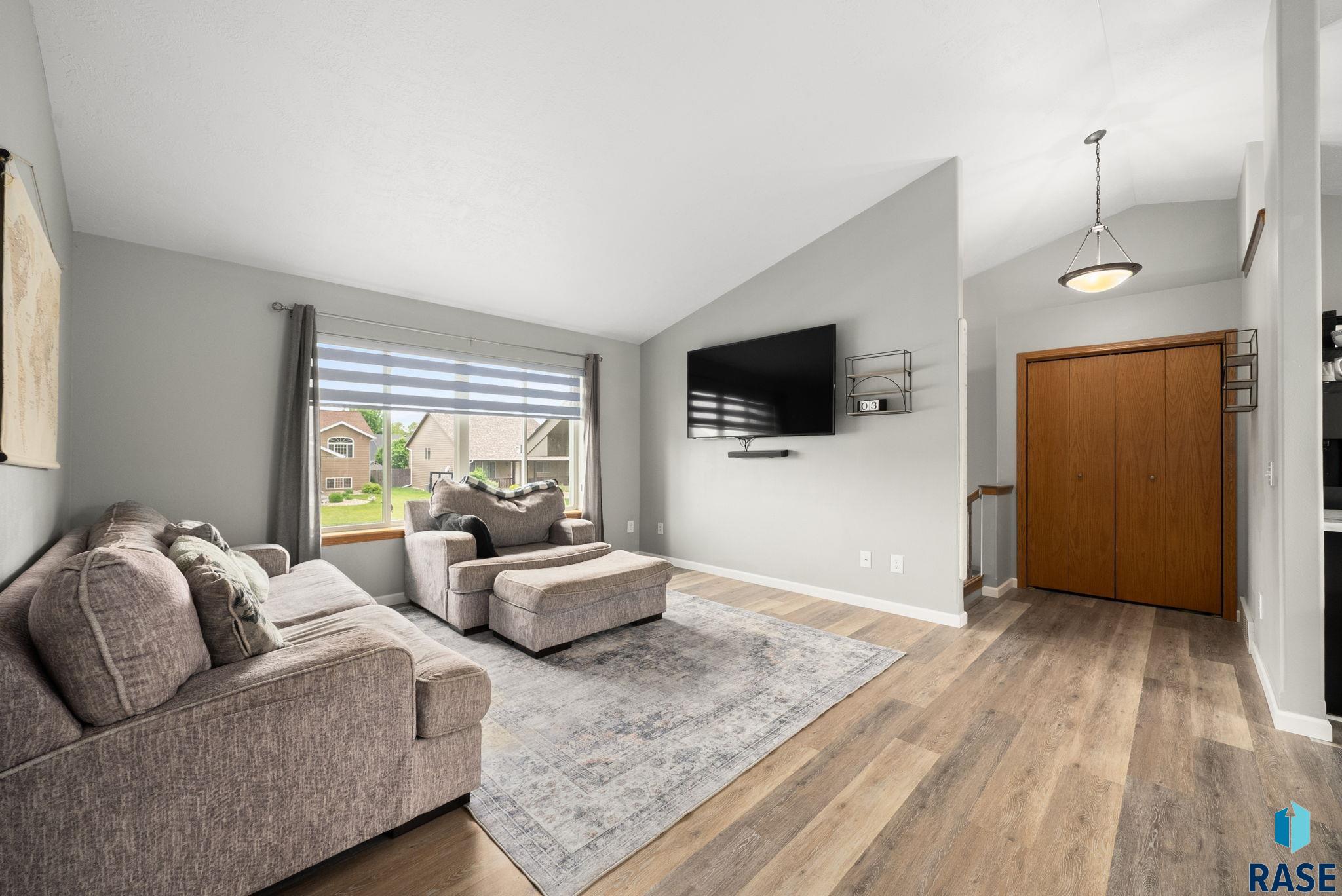 7200 S Hughes Ave Avenue, Sioux Falls, New Jersey image 2