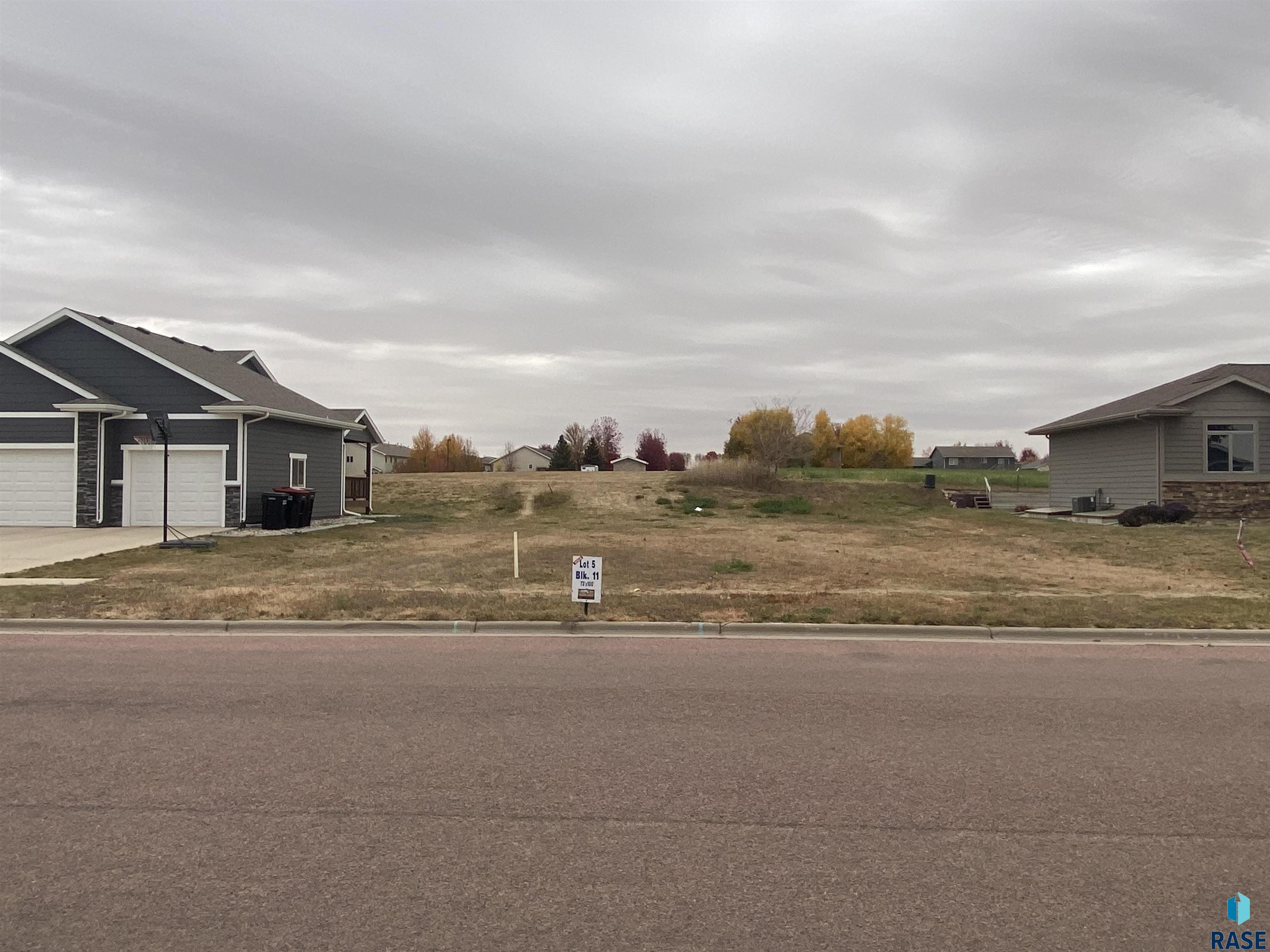 2600 E Palmer St Street, Brandon, South Dakota image 2