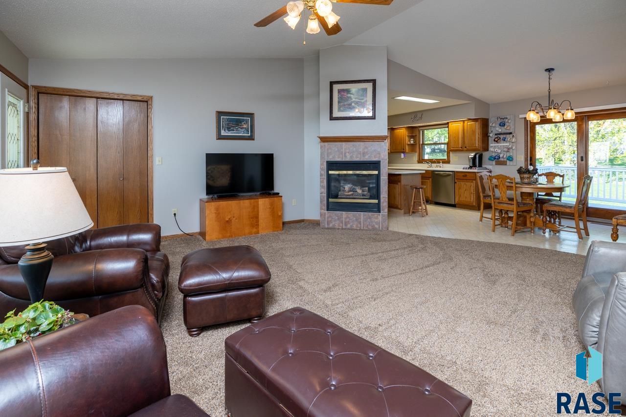 410 S 3rd St Street, Beaver Creek, New Jersey image 3