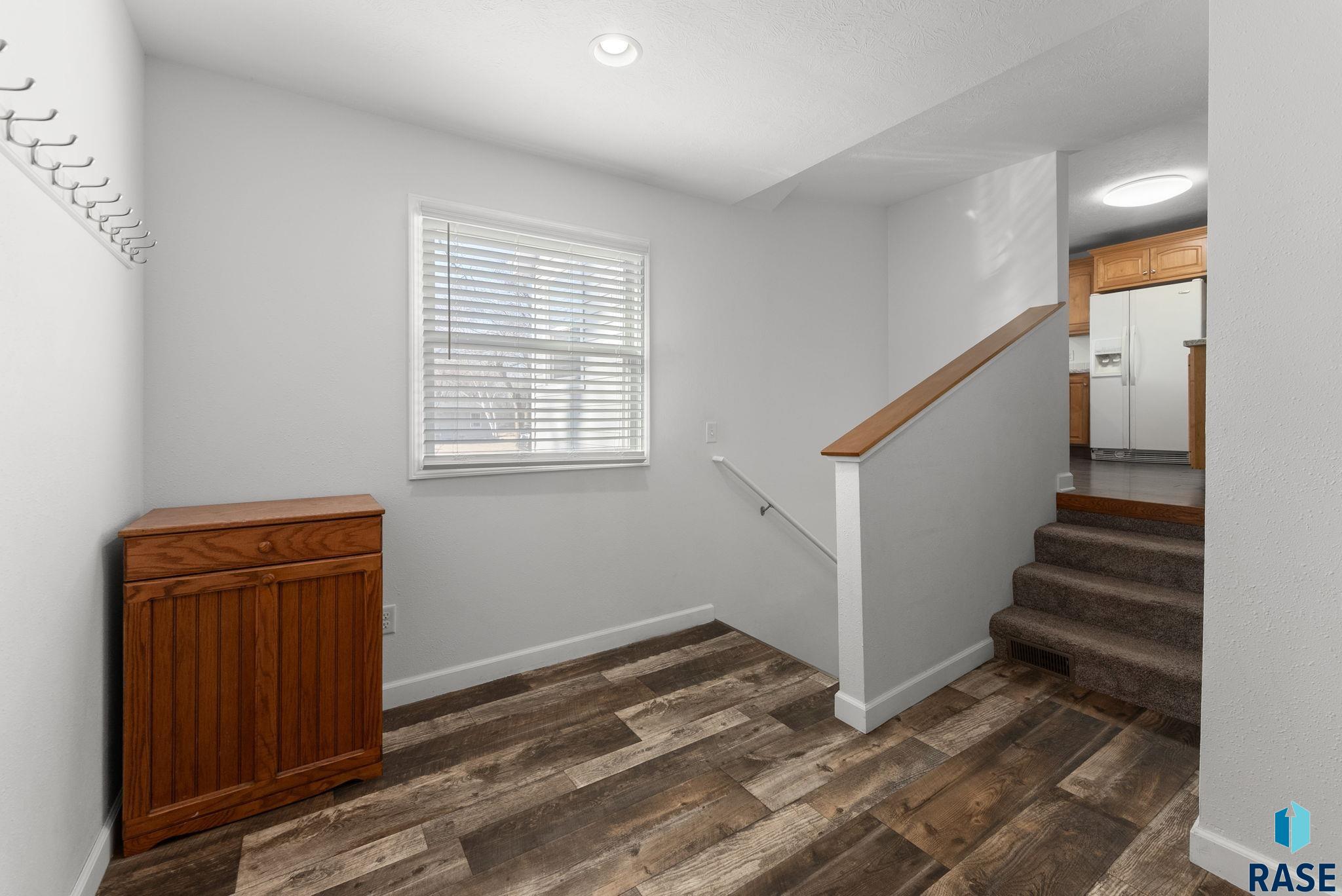504 Southside Ave Avenue, Valley Springs, South Dakota image 18