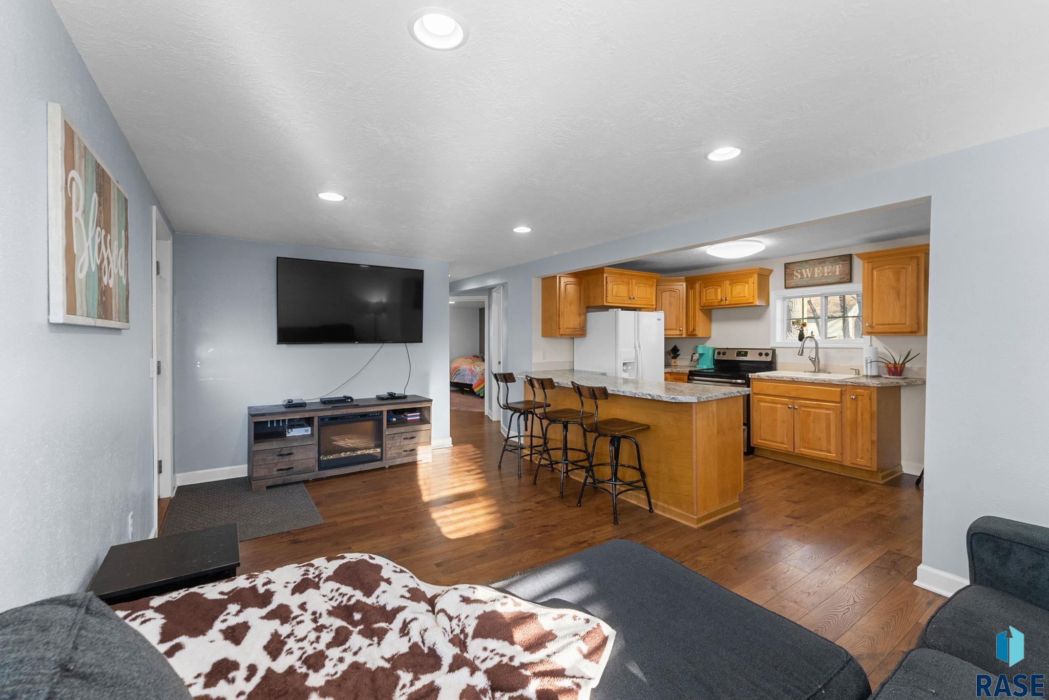 504 Southside Ave Avenue, Valley Springs, South Dakota image 6