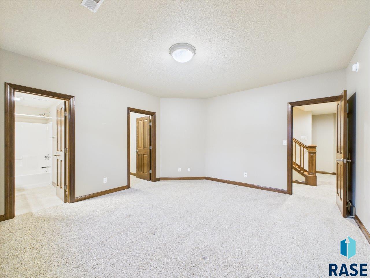 6204 S Doral Trl Trail, Sioux Falls, New Jersey image 43
