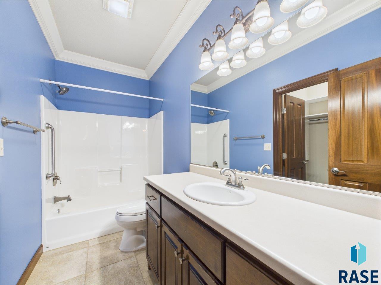 6204 S Doral Trl Trail, Sioux Falls, New Jersey image 37