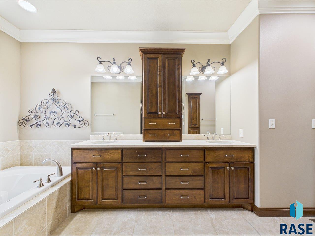 6204 S Doral Trl Trail, Sioux Falls, New Jersey image 32