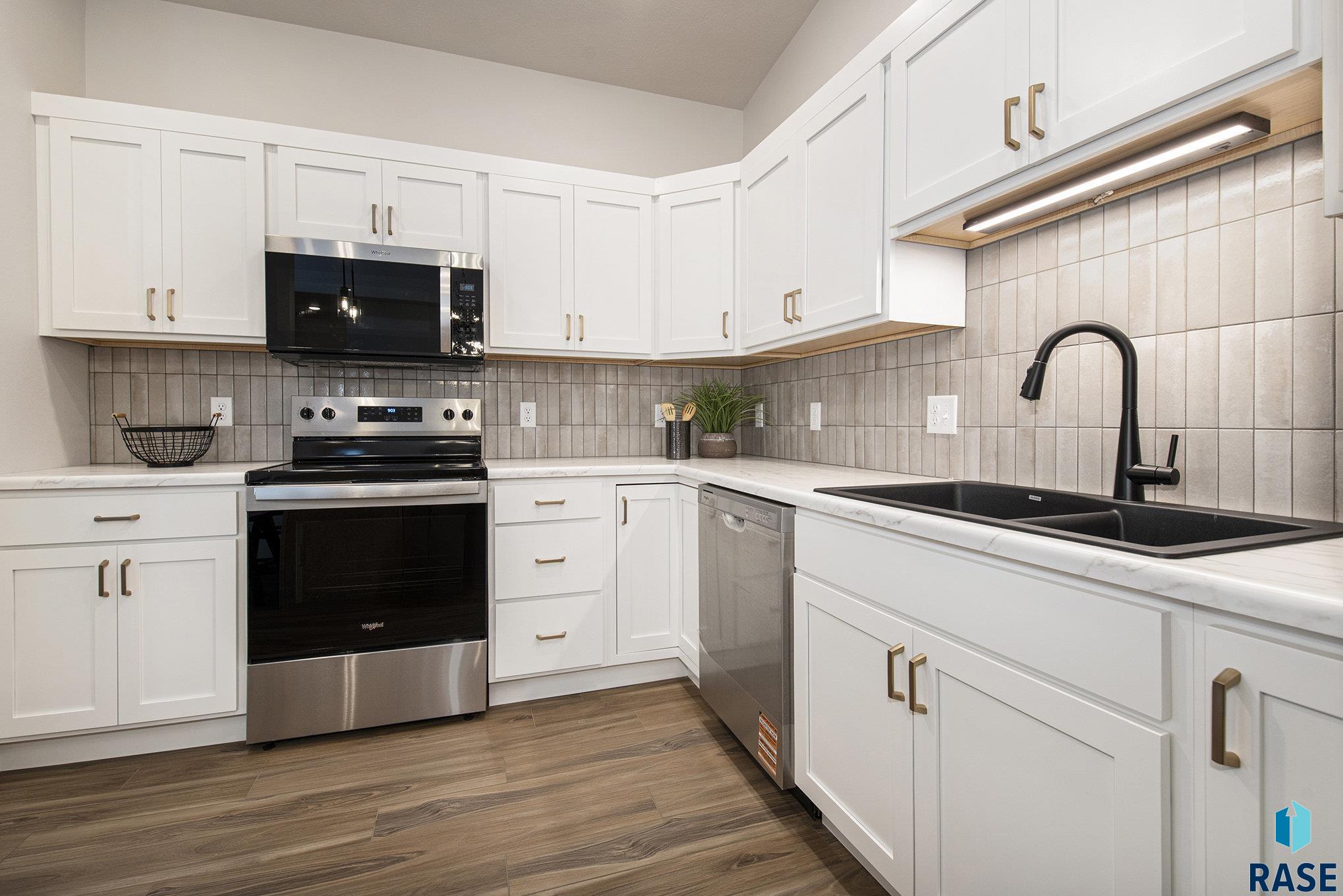 3611 S Chalice Pl Place, Sioux Falls, South Dakota image 2