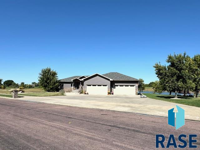 2404 Dean Dr Drive, Mitchell, South Dakota image 1