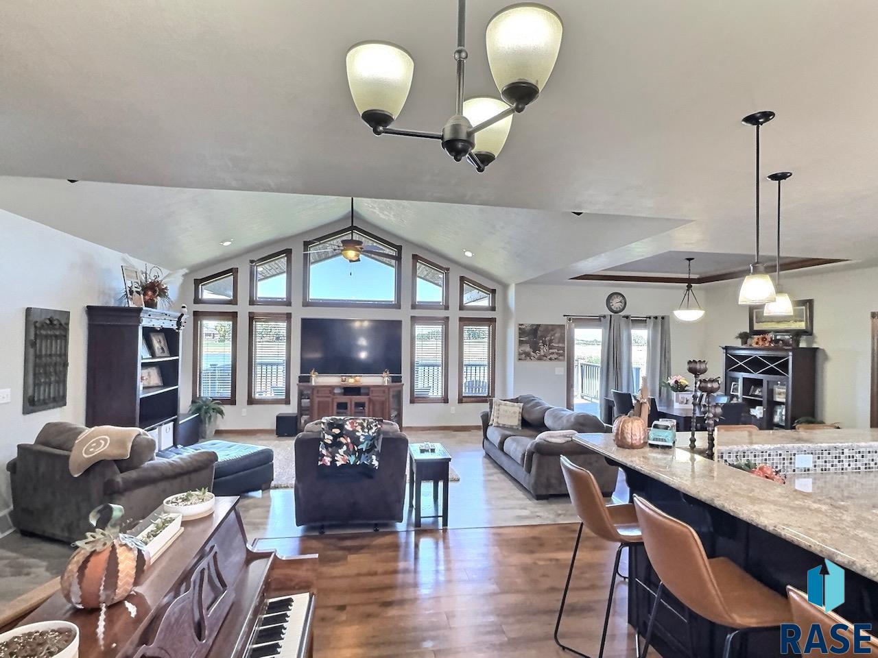 2404 Dean Dr Drive, Mitchell, South Dakota image 23