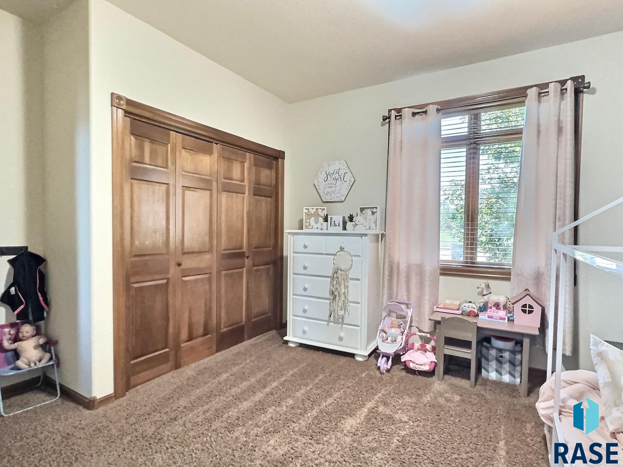 2404 Dean Dr Drive, Mitchell, South Dakota image 46