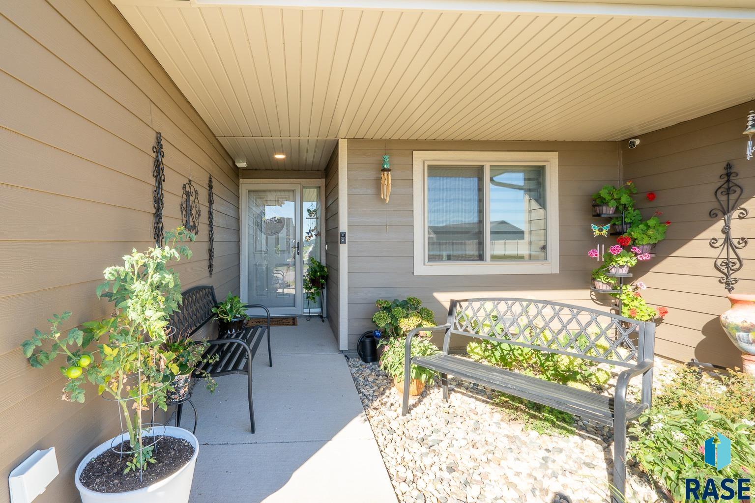 213 Brookside Pl Place, Harrisburg, South Dakota image 2