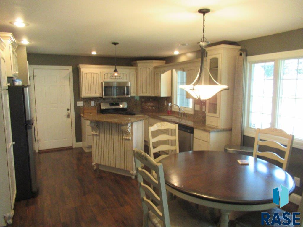 206 W 7th St Street, Adrian, Minnesota image 3