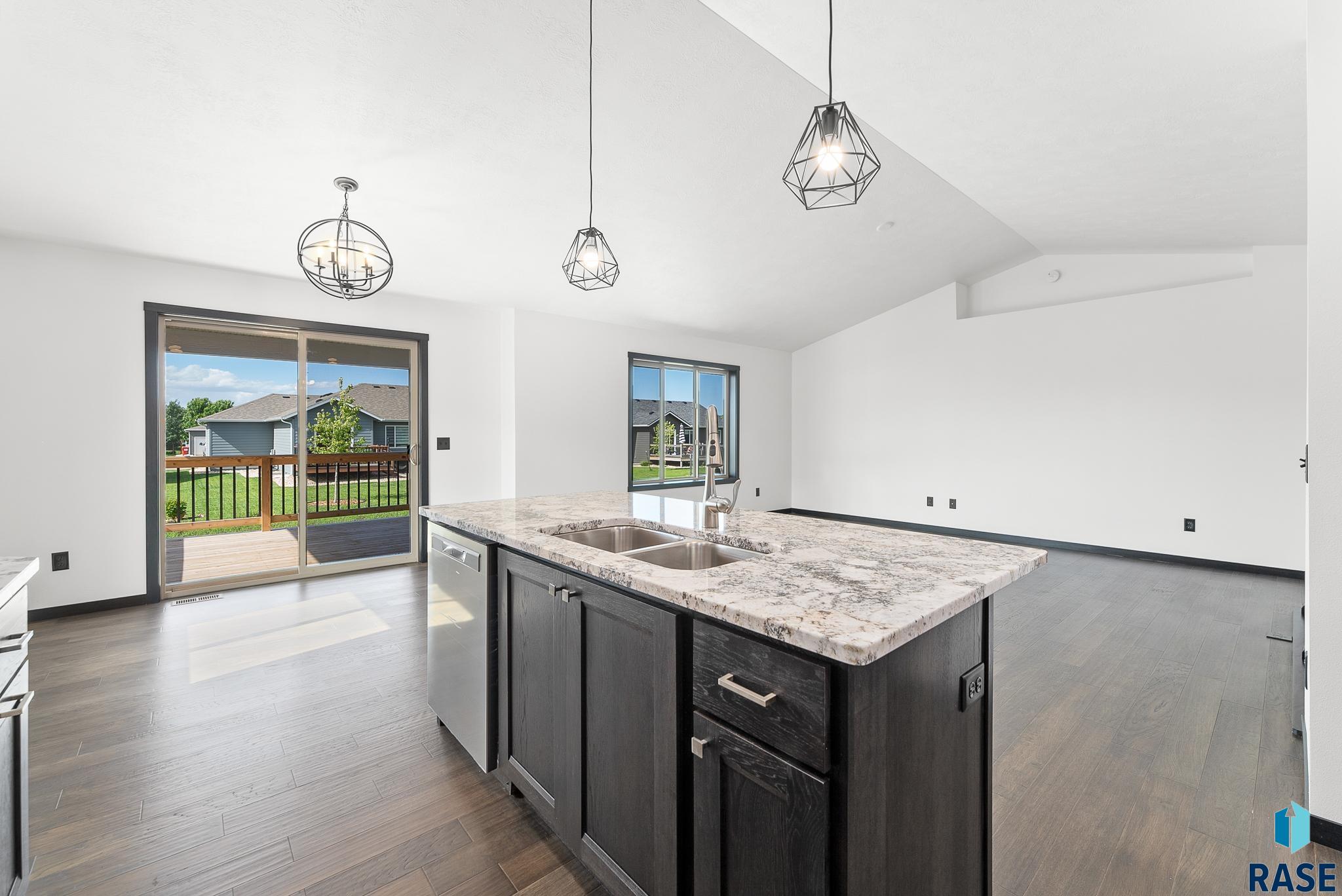 Harrisburg, South Dakota 57032, United States, 5 Bedrooms Bedrooms, ,3 BathroomsBathrooms,Residential,Active,169312