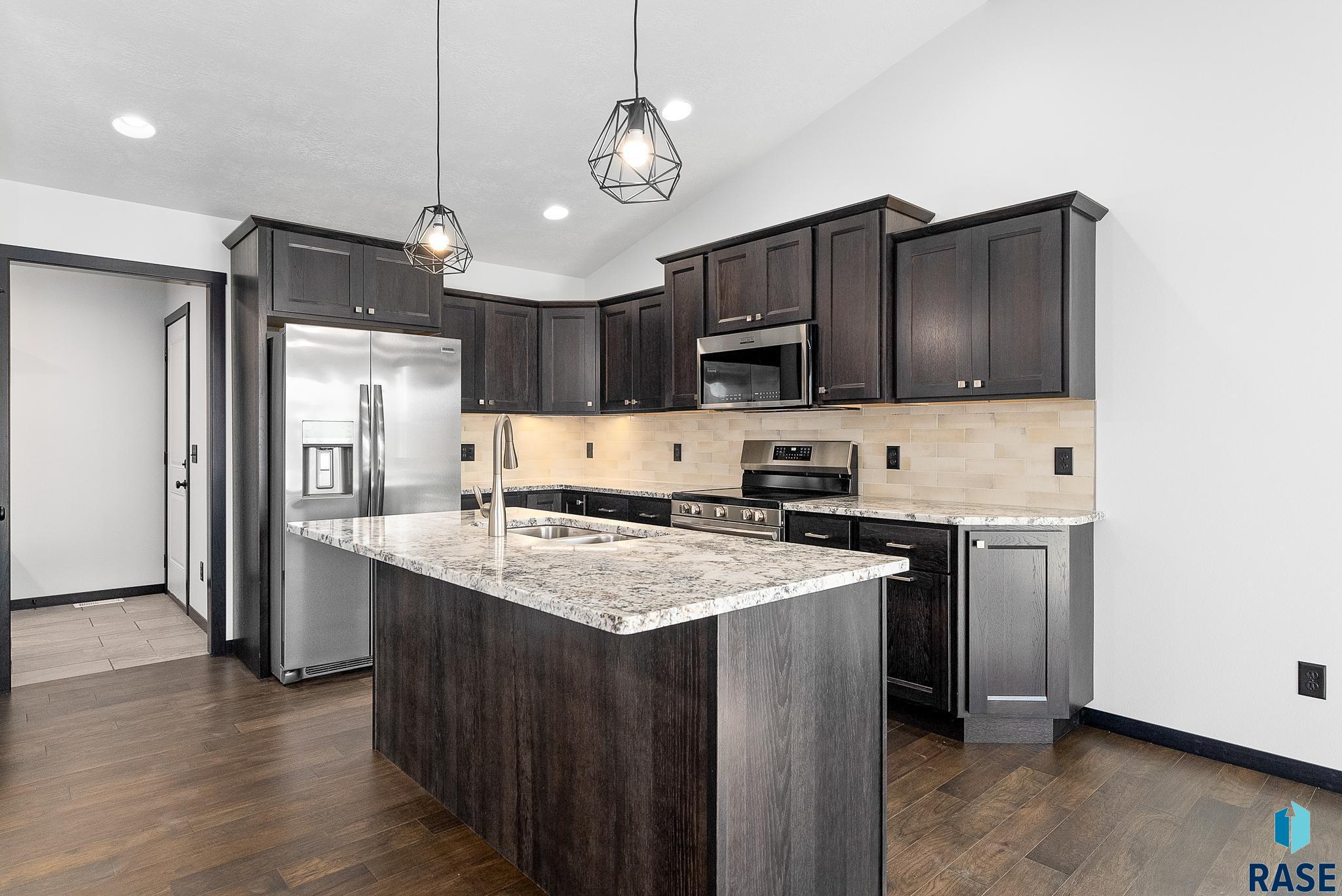 Harrisburg, South Dakota 57032, United States, 5 Bedrooms Bedrooms, ,3 BathroomsBathrooms,Residential,Active,169312